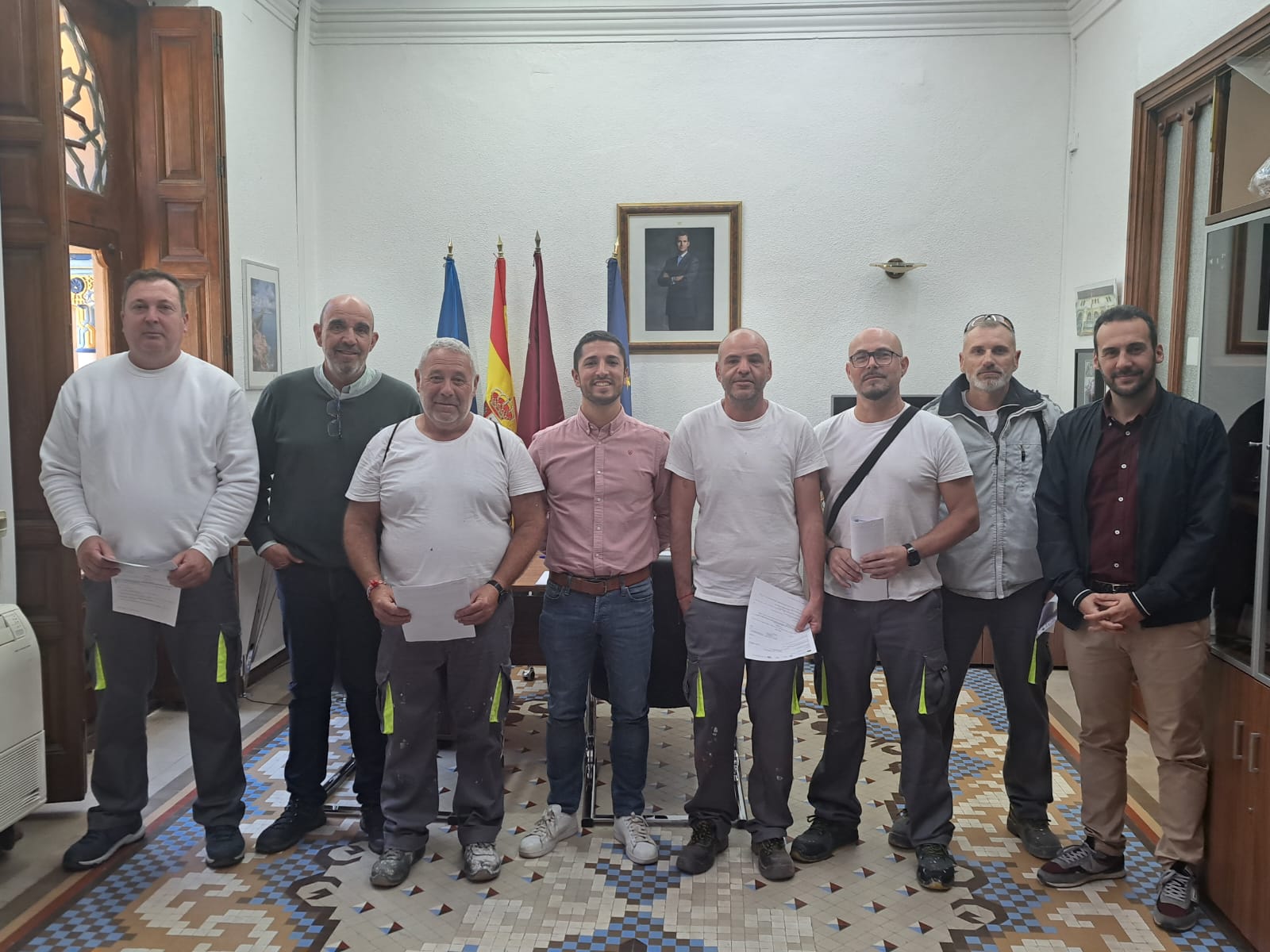 El Ayuntamiento impulsa un nuevo Programa de Inserción Laboral con la contratación de tres conserjes subalternos y dos pintores oficiales de primera