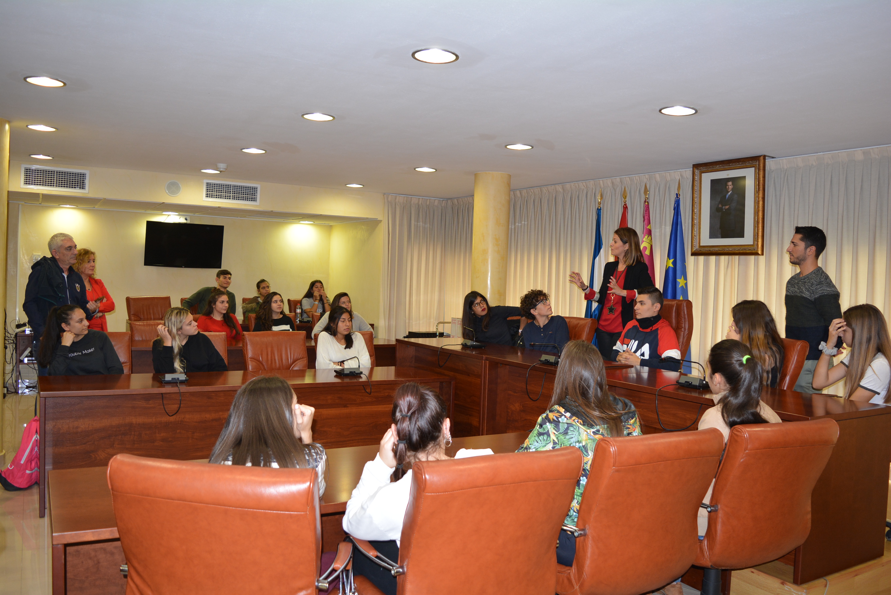 Los alumnos del IES Europa visitan el Ayuntamiento de Águilas