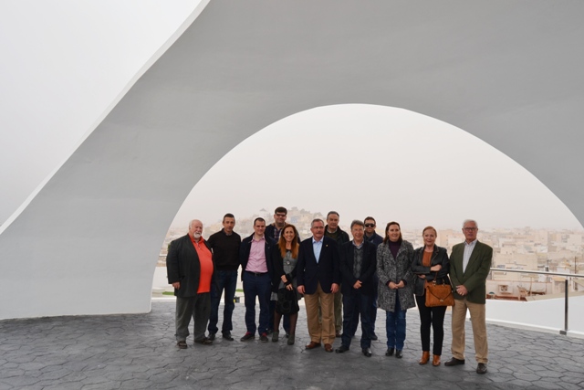 La cúpula del Mirador de La Calica preside la nueva Plaza del Cabezo de la Calle Robles  