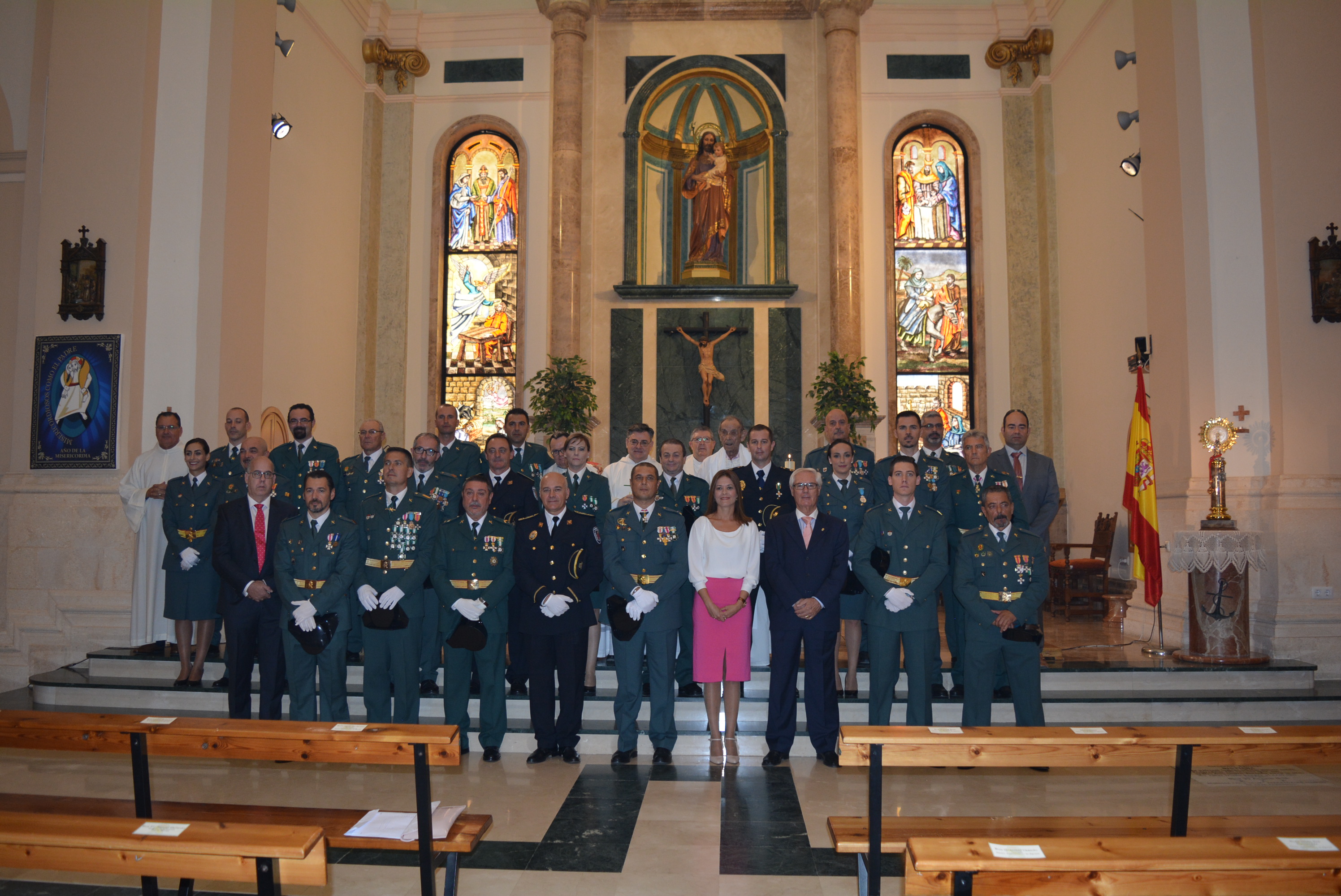 El teniente de la Guardia Civil, Joaquín Guillamón, agradece la colaboración ciudadana en su discurso del Día del Pilar.
