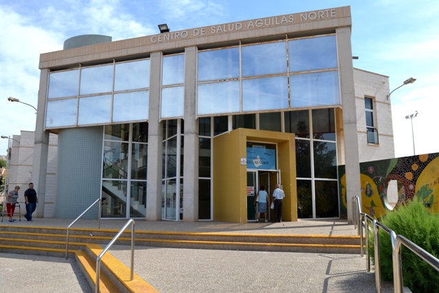 Sanidad activa un dispositivo especial para atender a los desplazados durante el verano  