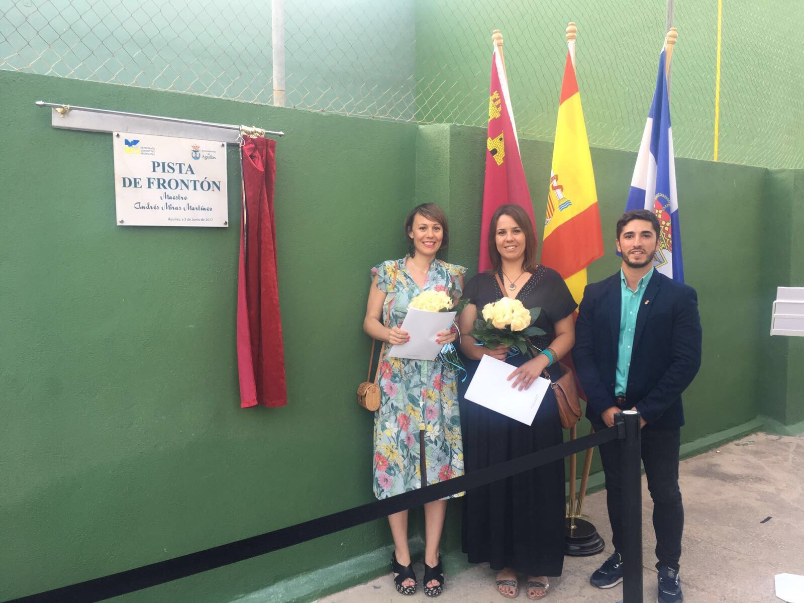 La pista de frontón del Polideportivo recibe el nombre de Maestro Andrés Miras Martínez