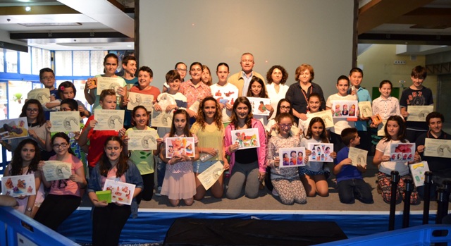 La Asociación Lactancia y Crianza Feliz de Águilas premia a los ganadores del concurso escolar de plastilina y expone los trabajos  