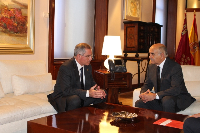 El alcalde de Águilas insta al presidente Garre a  que incluya en los presupuestos una partida para la construcción de un puente sobre la Rambla de Las Culebras    