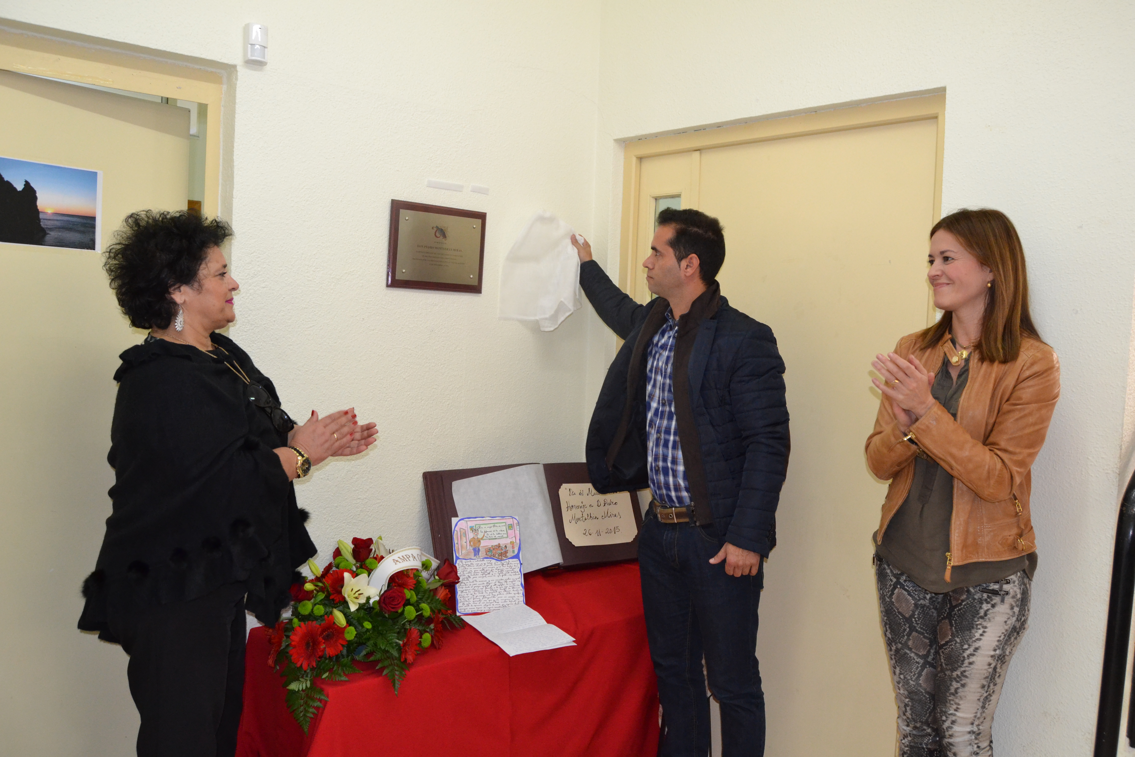 Los escolares aguileños rinden homenaje a Pedro Montalbán