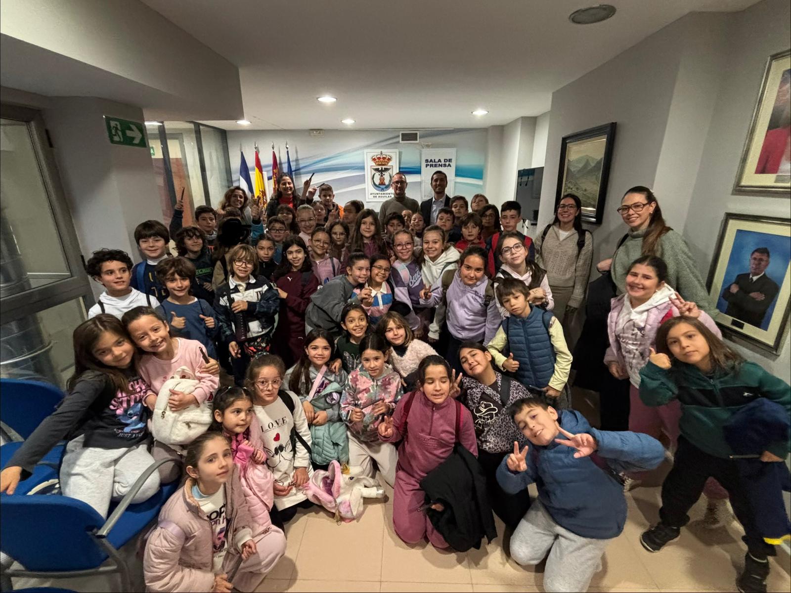 Alumnos del CEIP El Rubial visitan el Ayuntamiento de Águilas