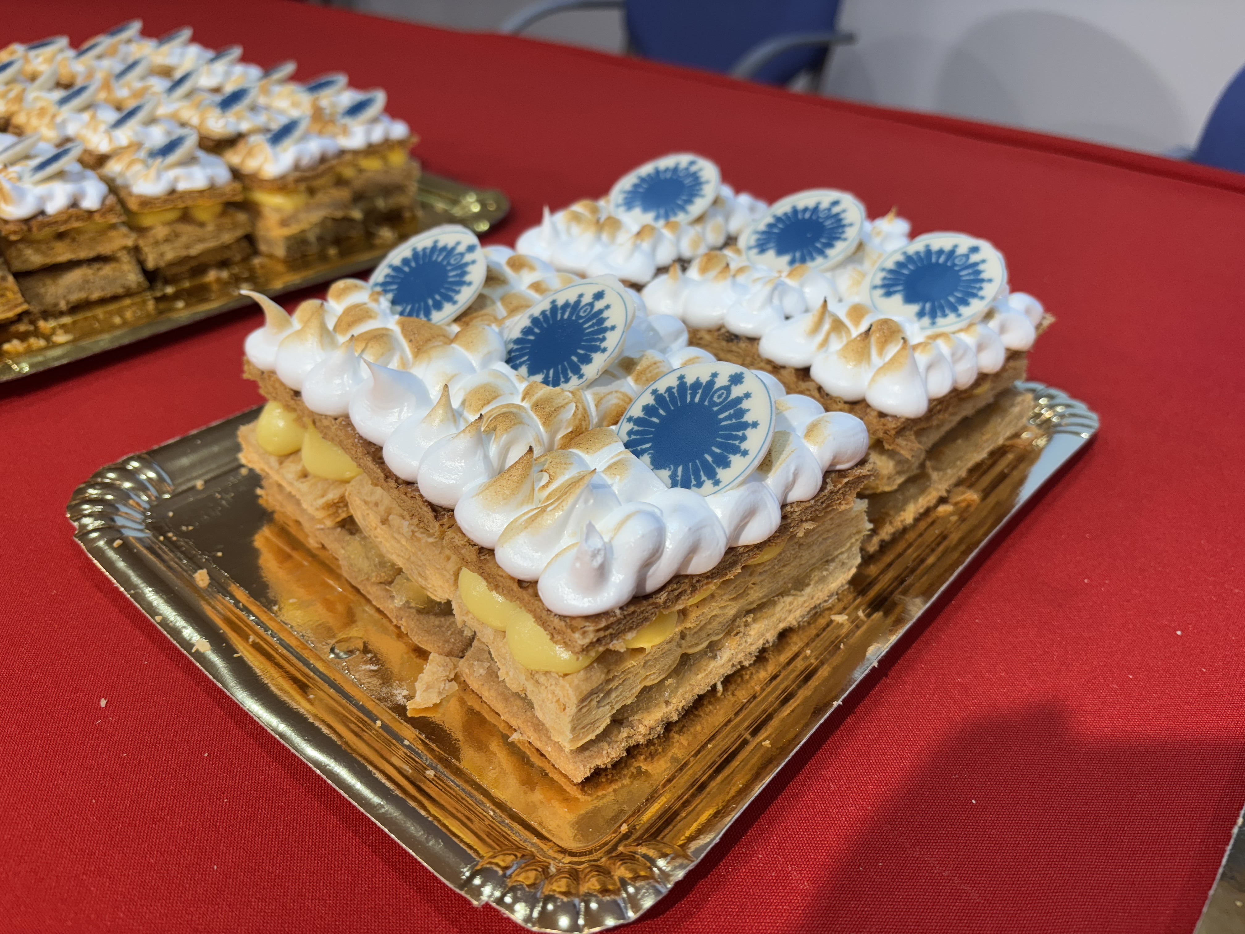 Pasteleros aguileños presentan la milhoja “Patrona”, dedicada a la Virgen de los Dolores