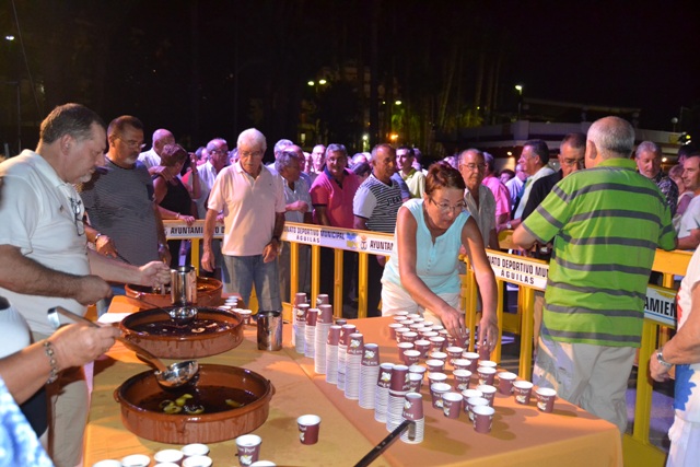 La gala conmemorativa del hermanamiento entre Águilas y Montcada pone el fin a los festejos de verano