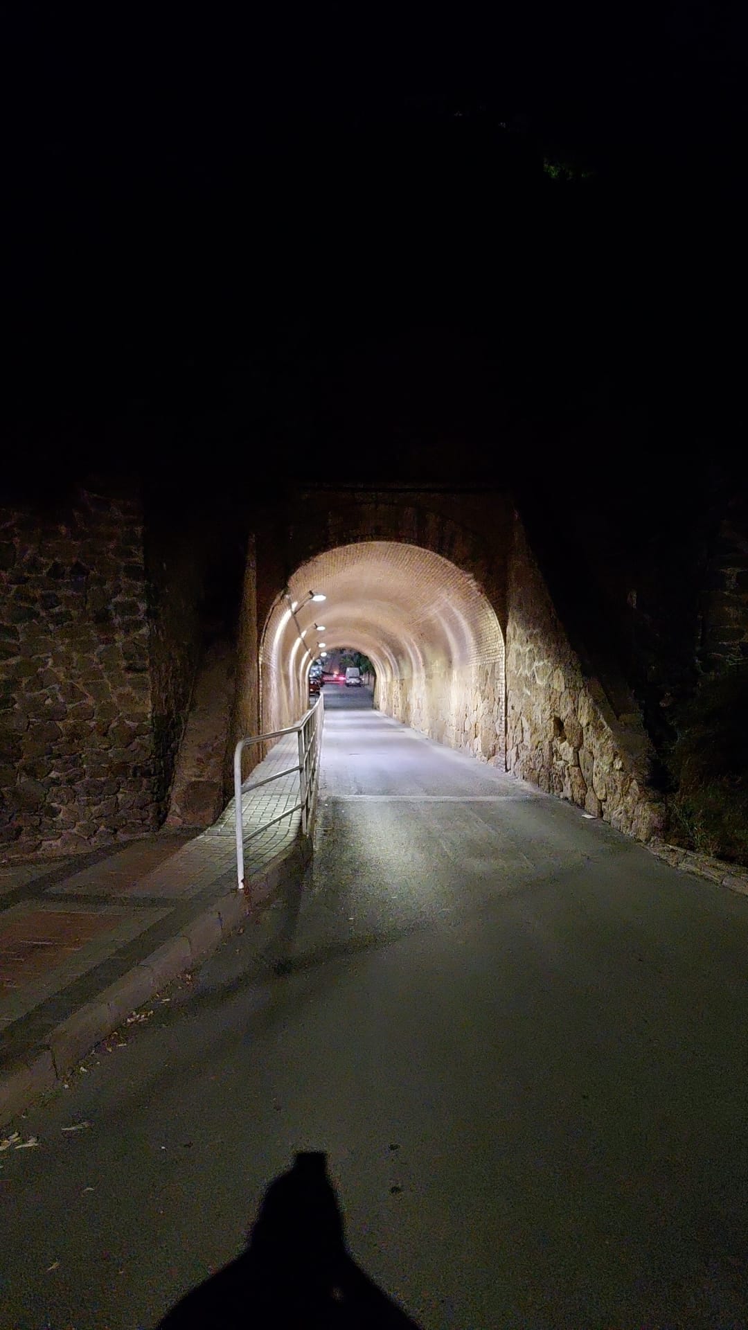 Mejora la iluminación del túnel del Hornillo 
