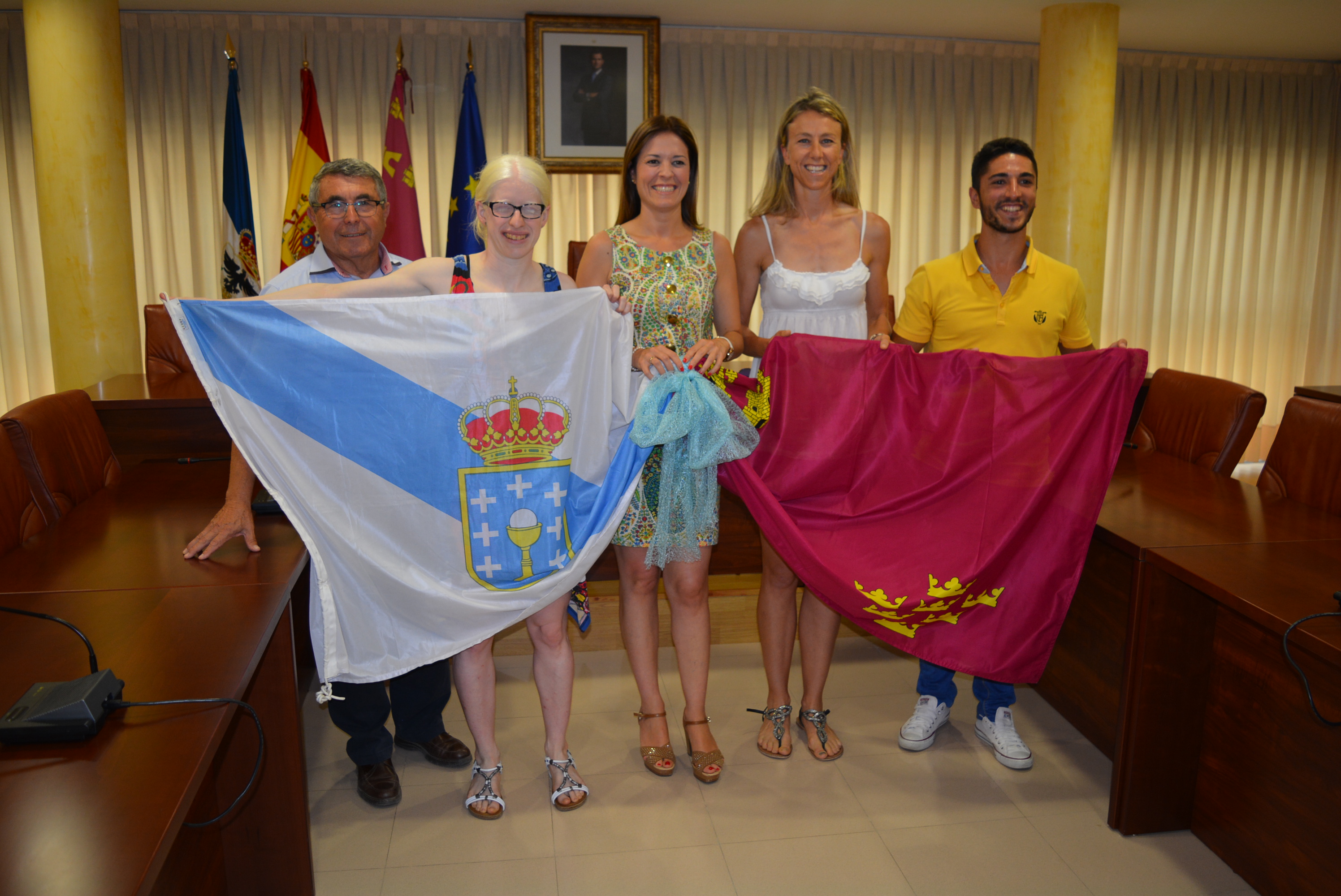 Las triatletas Susana Rodriguez y Mabel Gallardo visitan el Ayuntamiento de Águilas
