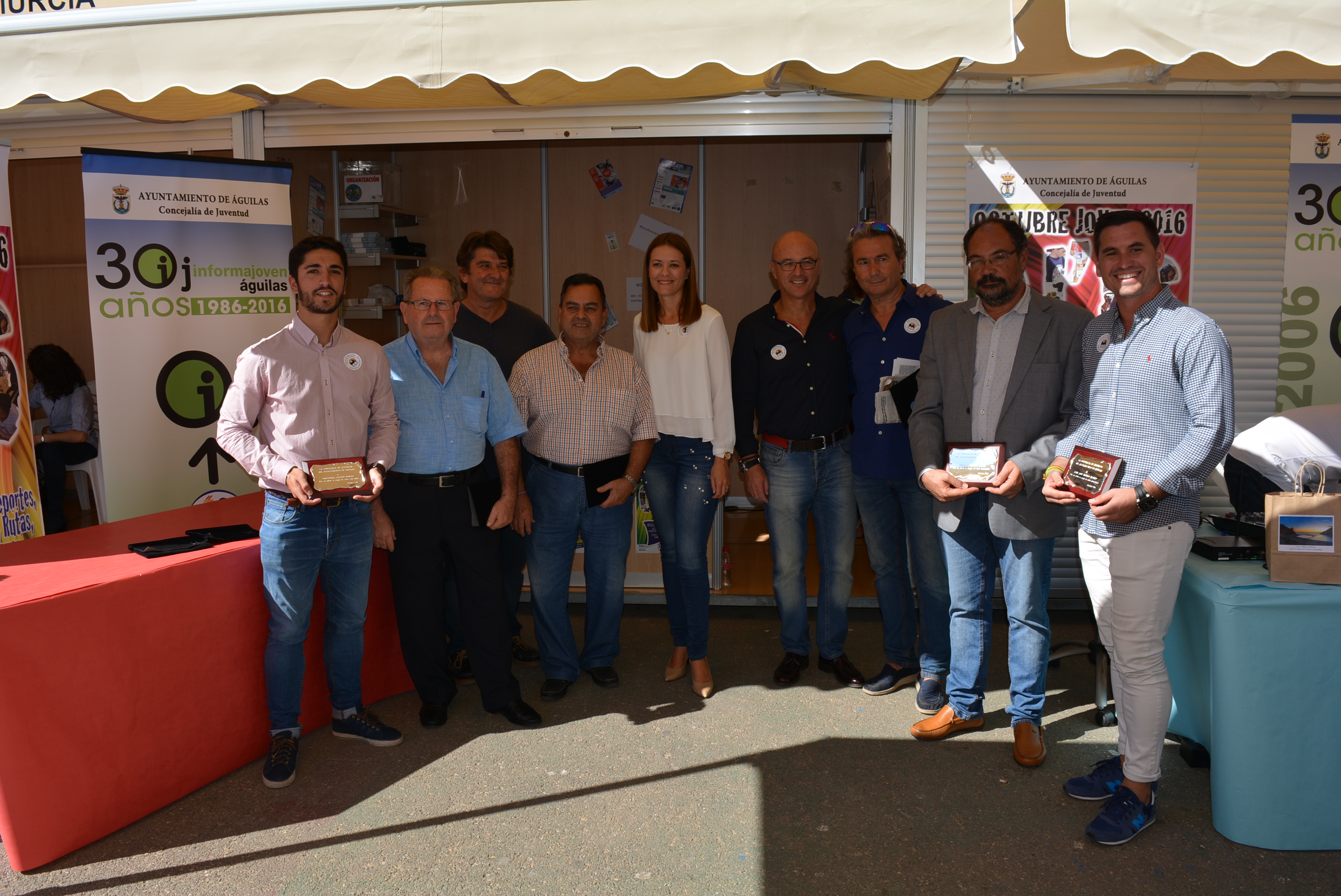 Más de treinta entidades se congregaron en la Plaza de Antonio Cortijos durante la Feria de Asociaciones 2016