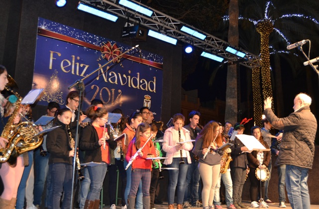Cientos de estudiantes participan en el XVI Festival de Villancicos Escolares de Águilas 