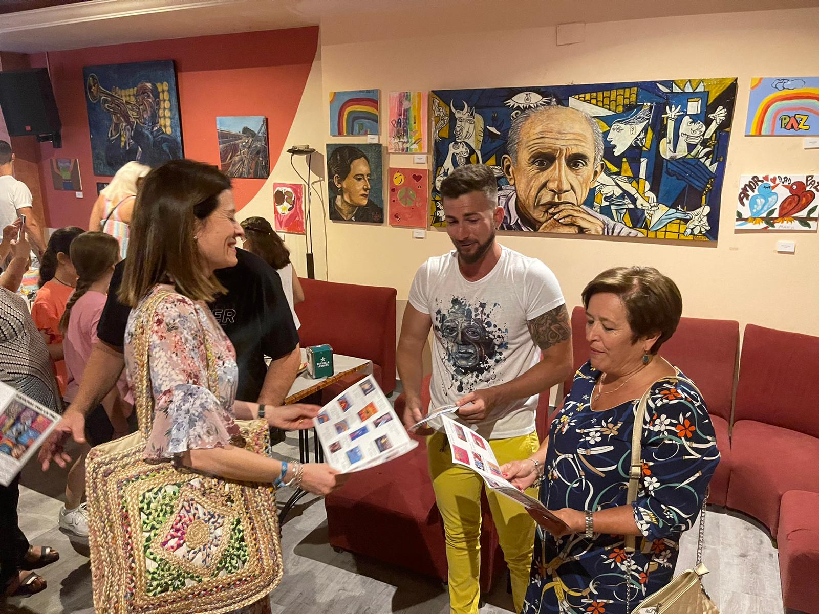 Café Pub Calderón acoge la exposición “Pintamos la paz”