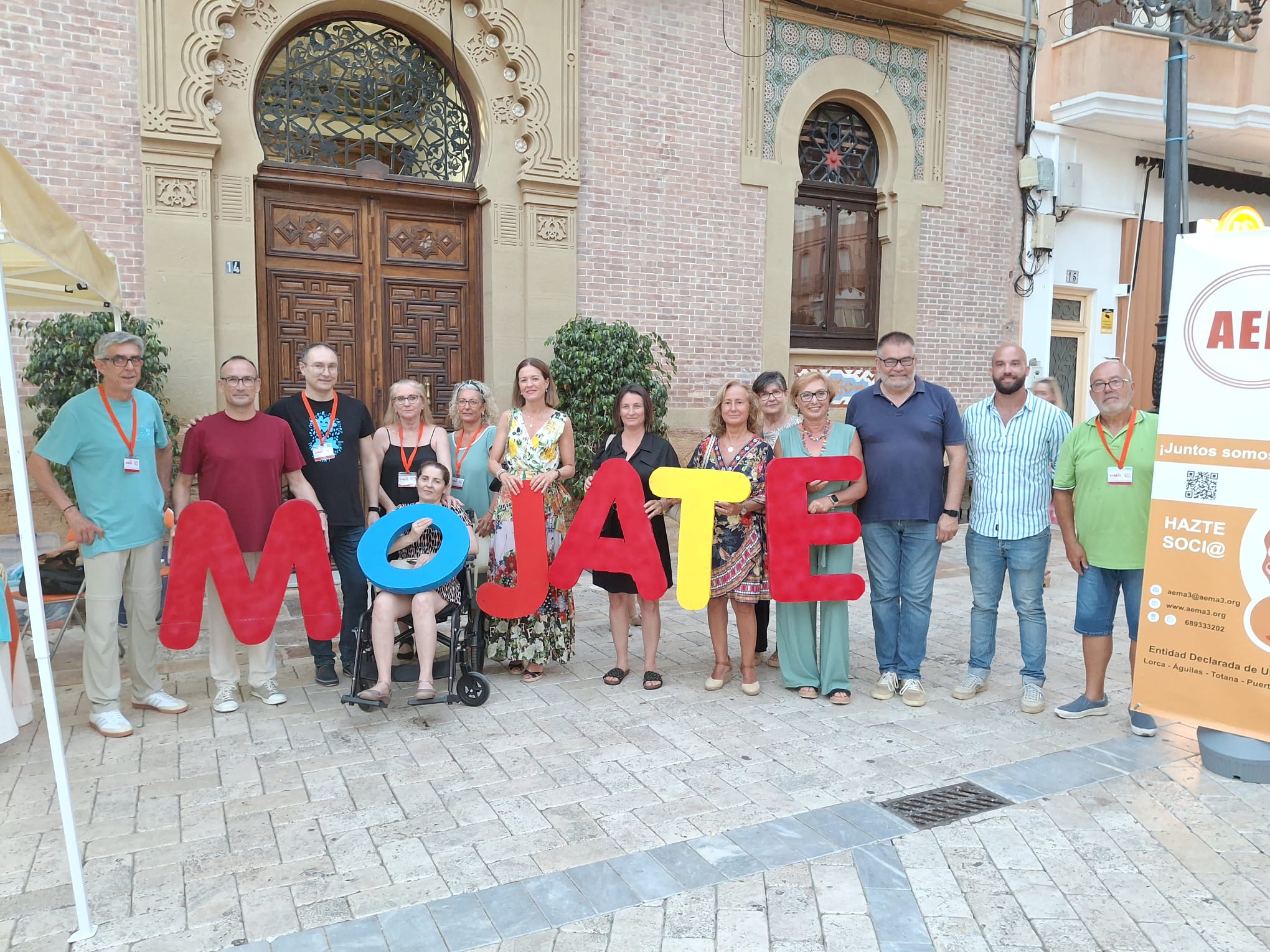 Águilas se moja por la esclerosis múltiple