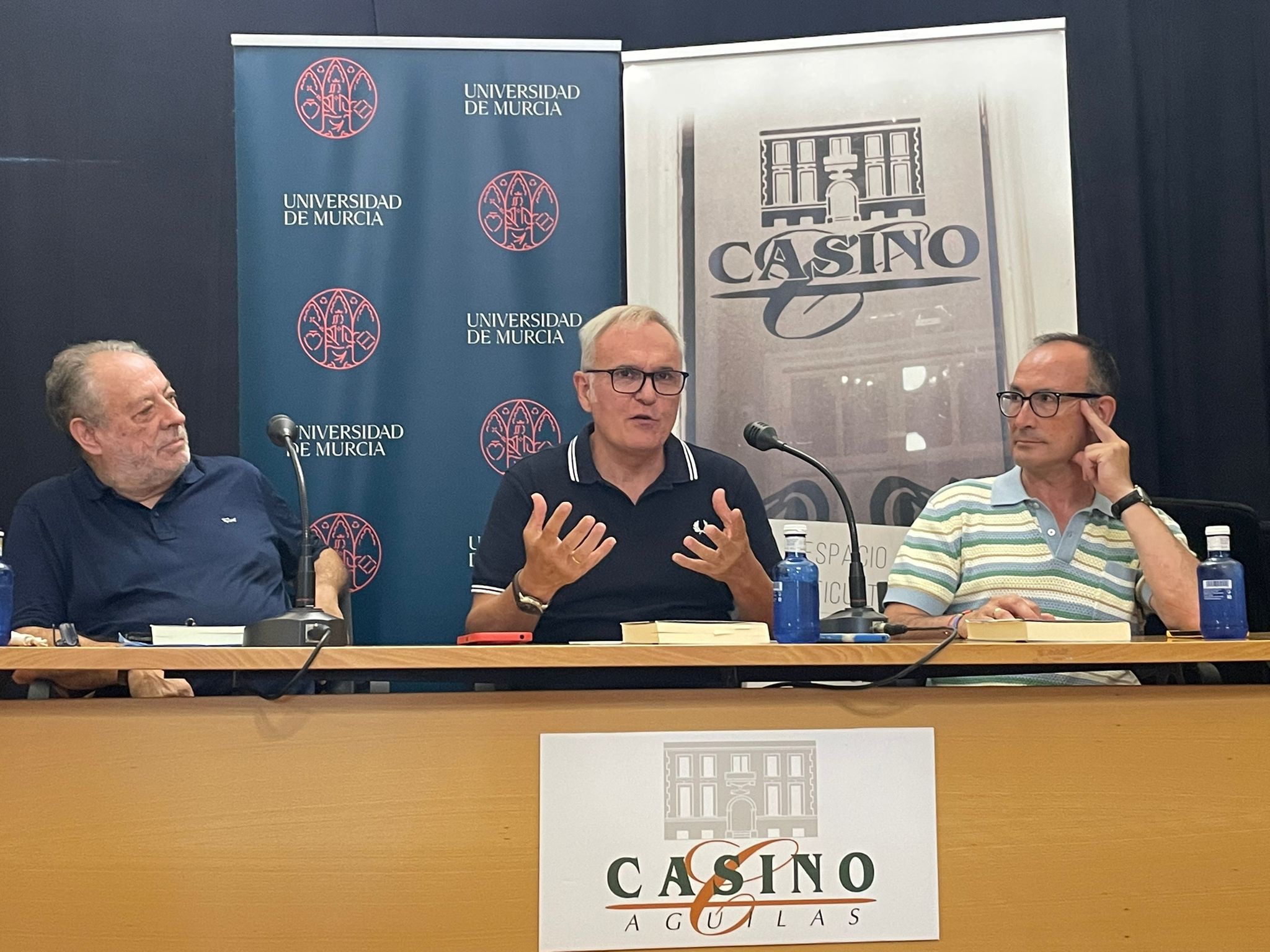 Exitosa presentación del libro “Problemas fundamentales de la filosofía medieval”