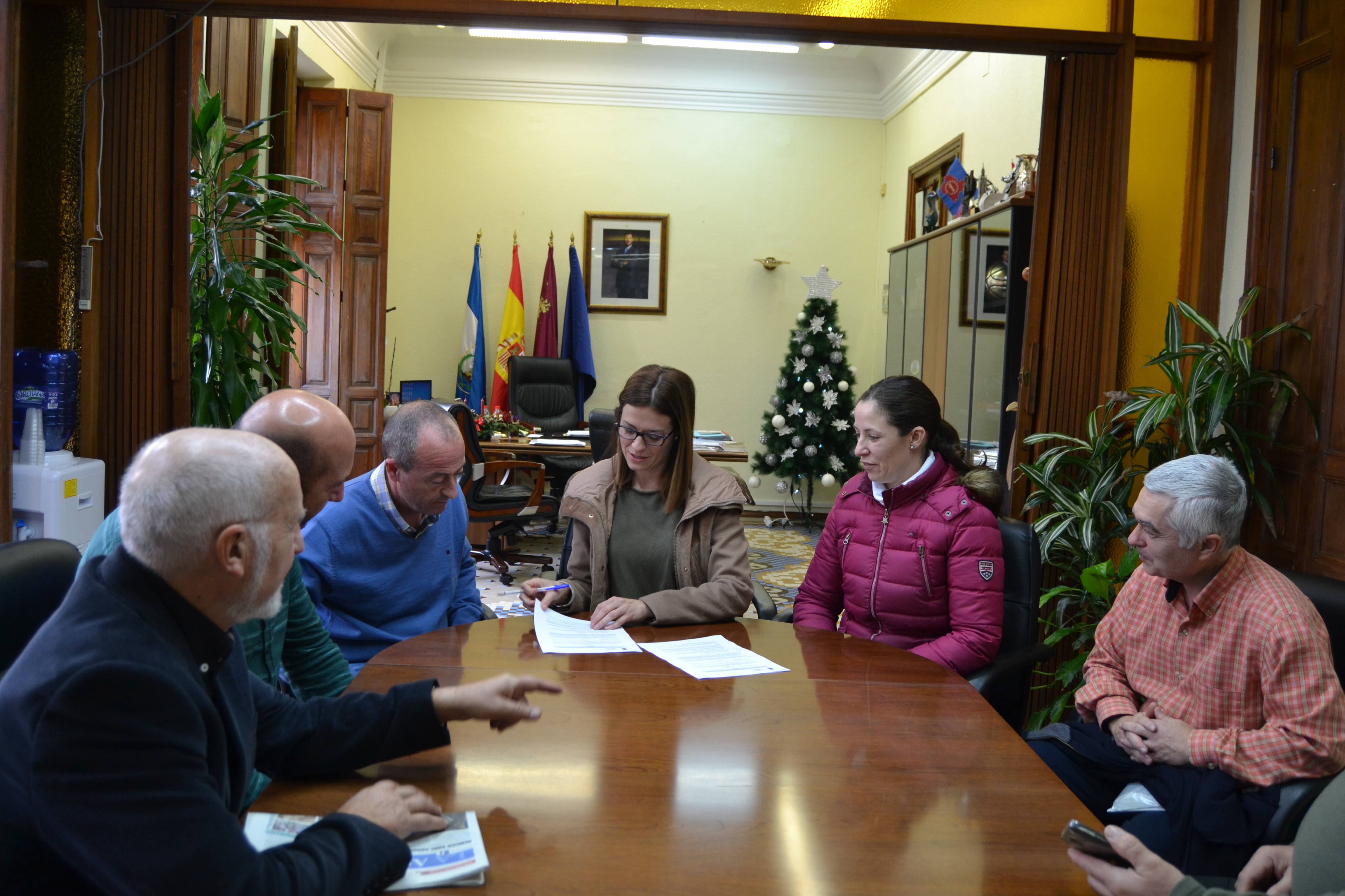 Ayuntamiento e IES Europa firman un convenio para proteger y divulgar el patrimonio natural de la localidad