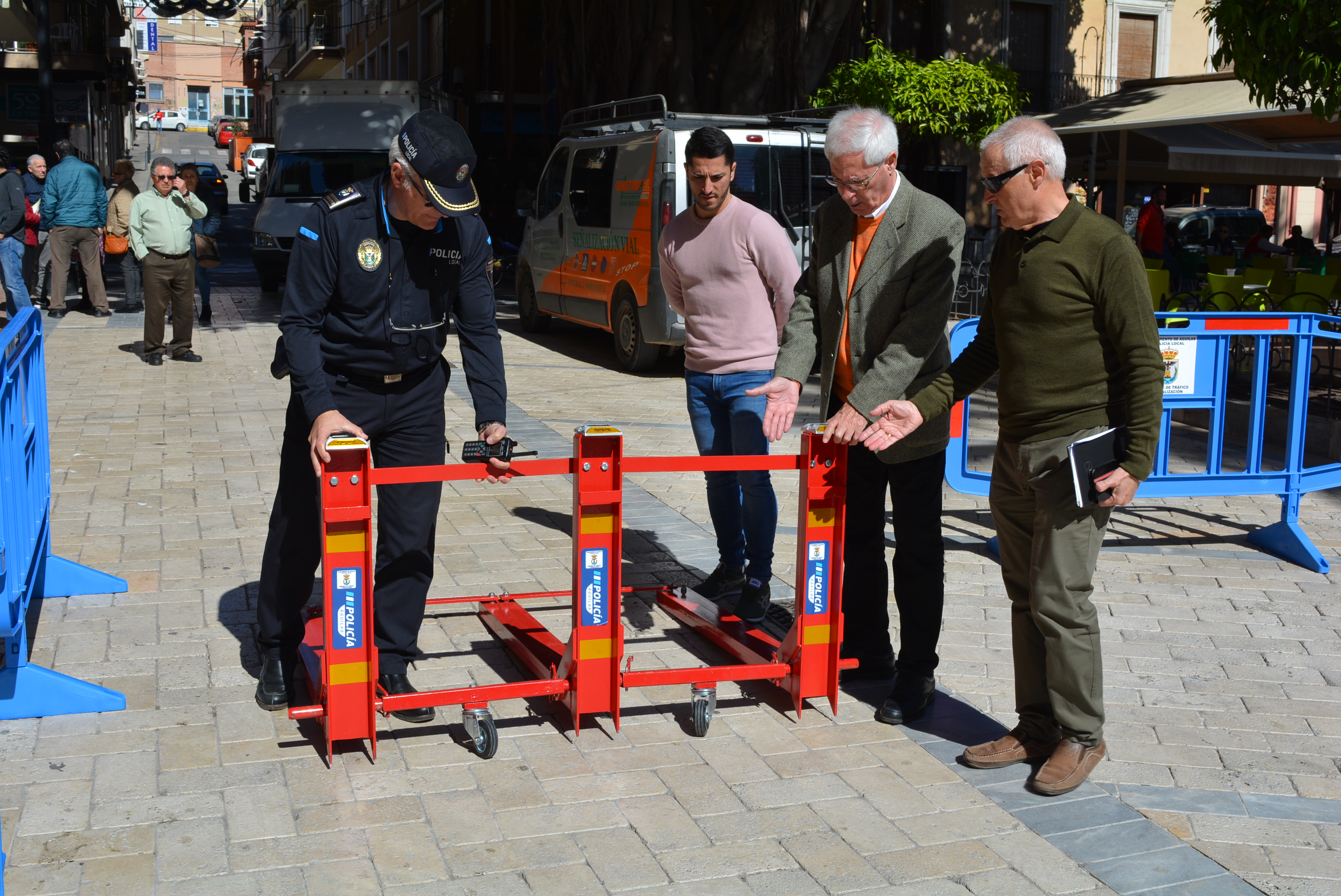 La Policía Local pone en marcha un sistema de blindaje de calles para garantizar la máxima seguridad en Carnaval
