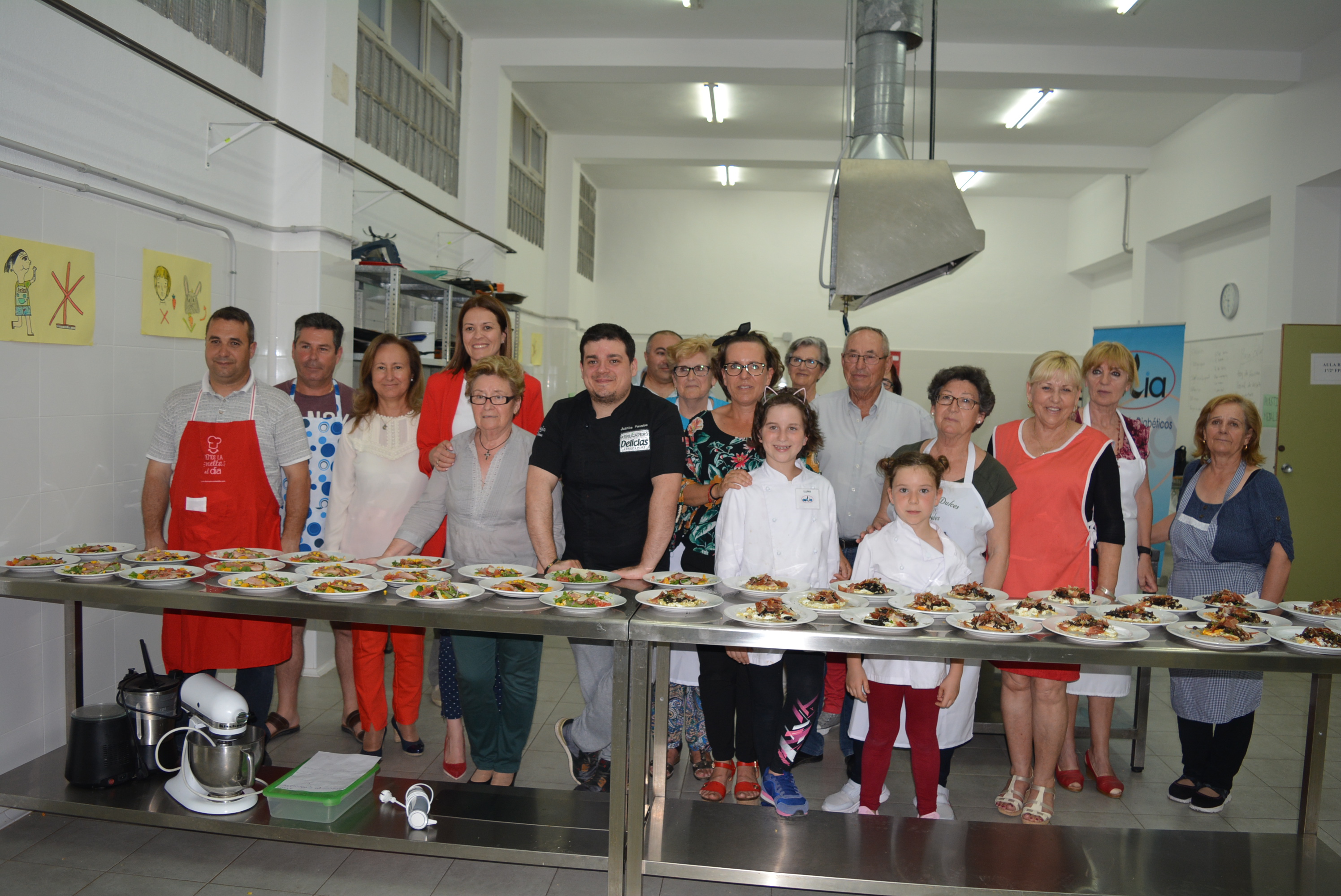Jornada de degustación de platos elaborados por los alumnos del curso de cocina de ADIA 