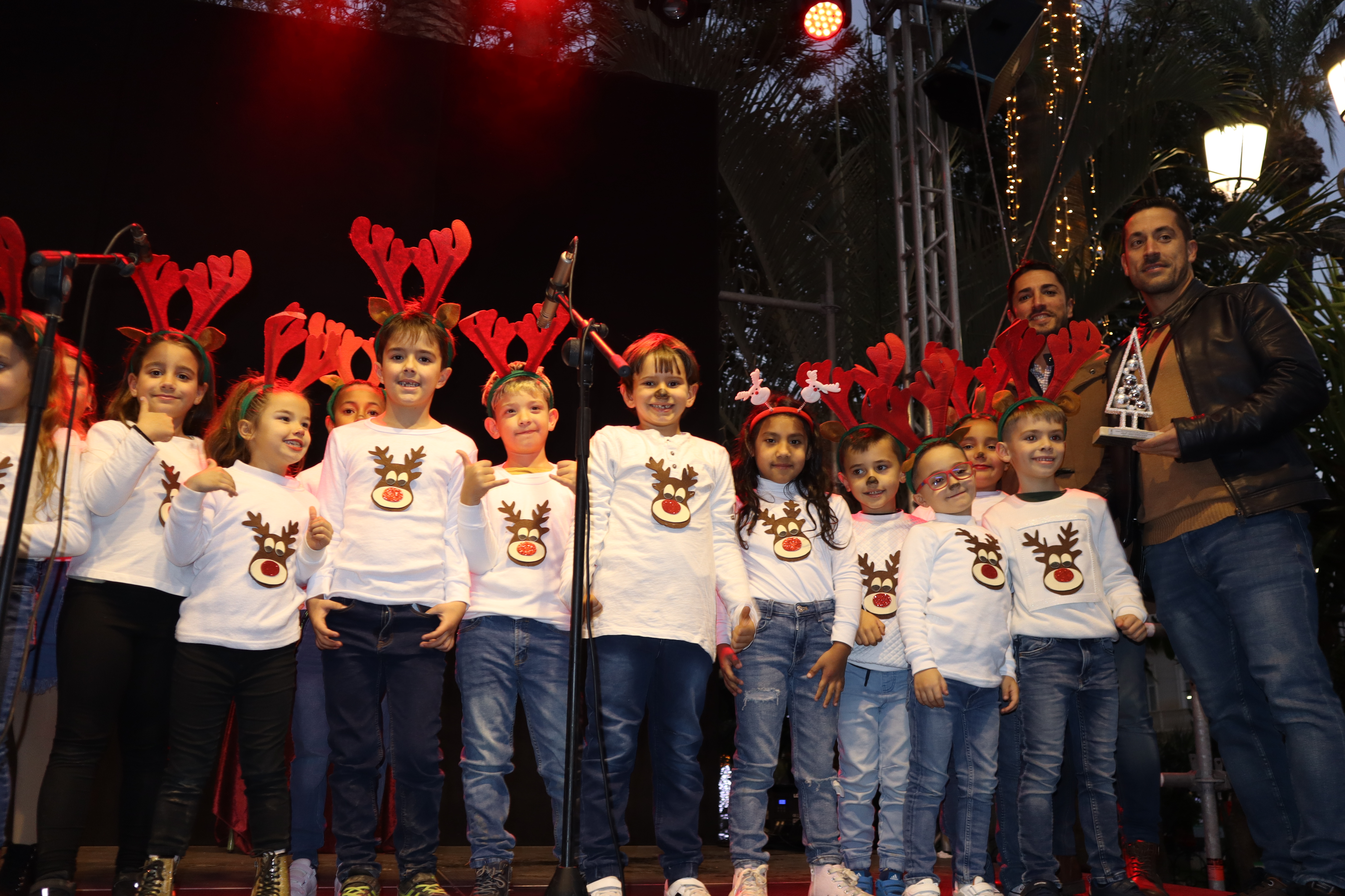 Los escolares aguileños ponen música a la Navidad