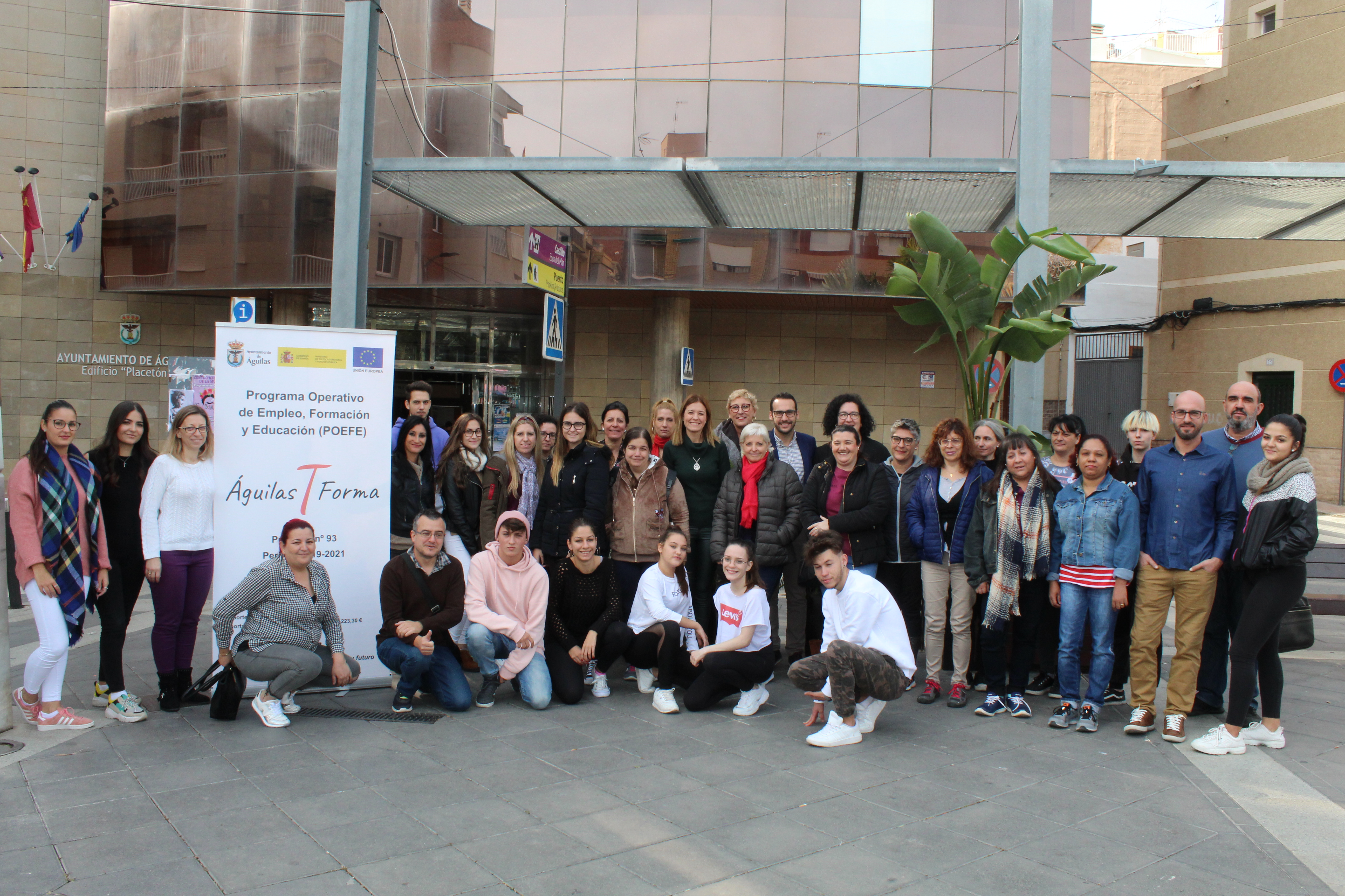 La alcaldesa destaca la importancia de la formación durante su visita a los participantes en los itinerarios del Programa Operativo de Empleo, Formación y Educación (POEFE)