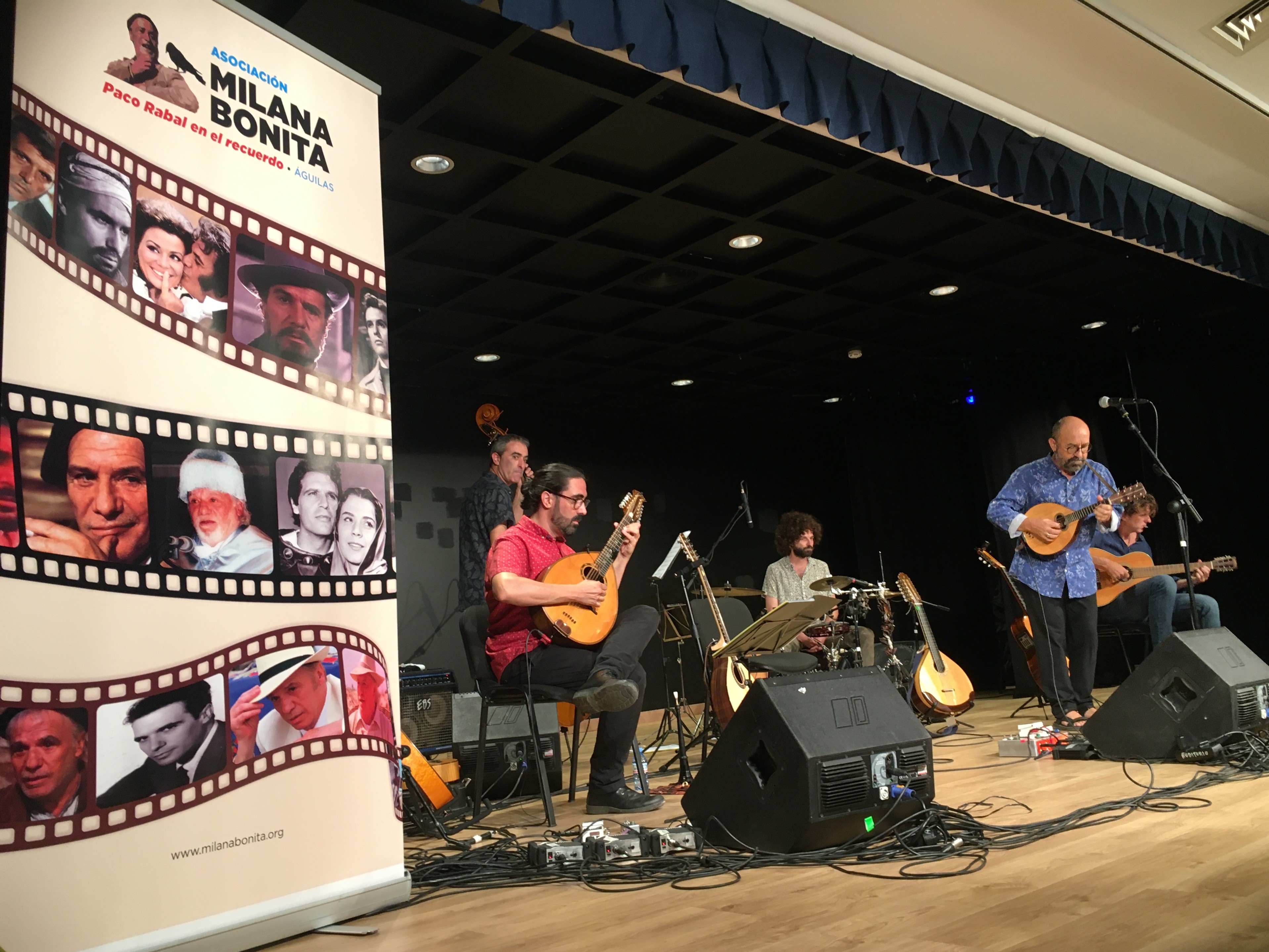 Extraordinaria serenata a Paco Rabal con la música folk de Juan José Robles