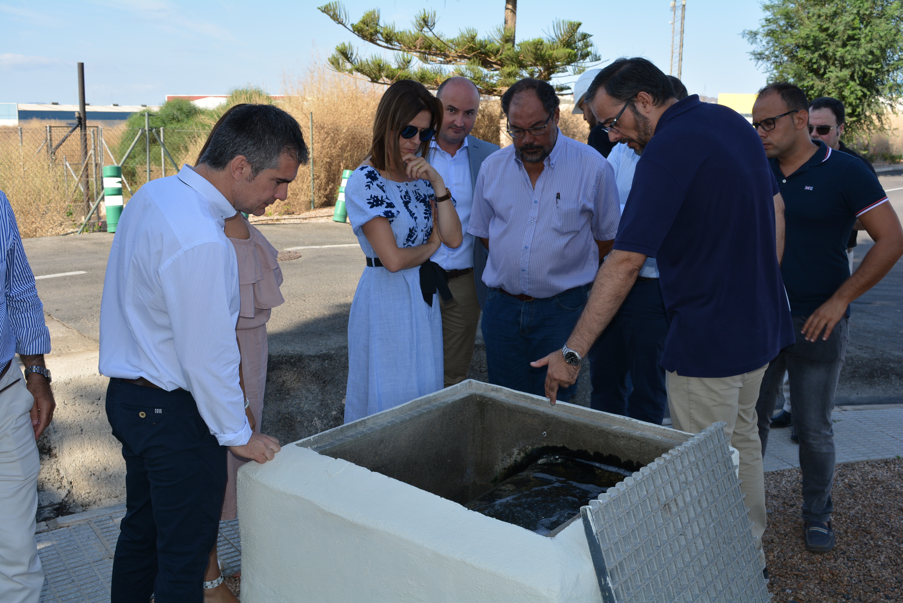 Moreno asegura que seguirá reclamando a la Consejería una nueva depuradora ubicada fuera del casco urbano