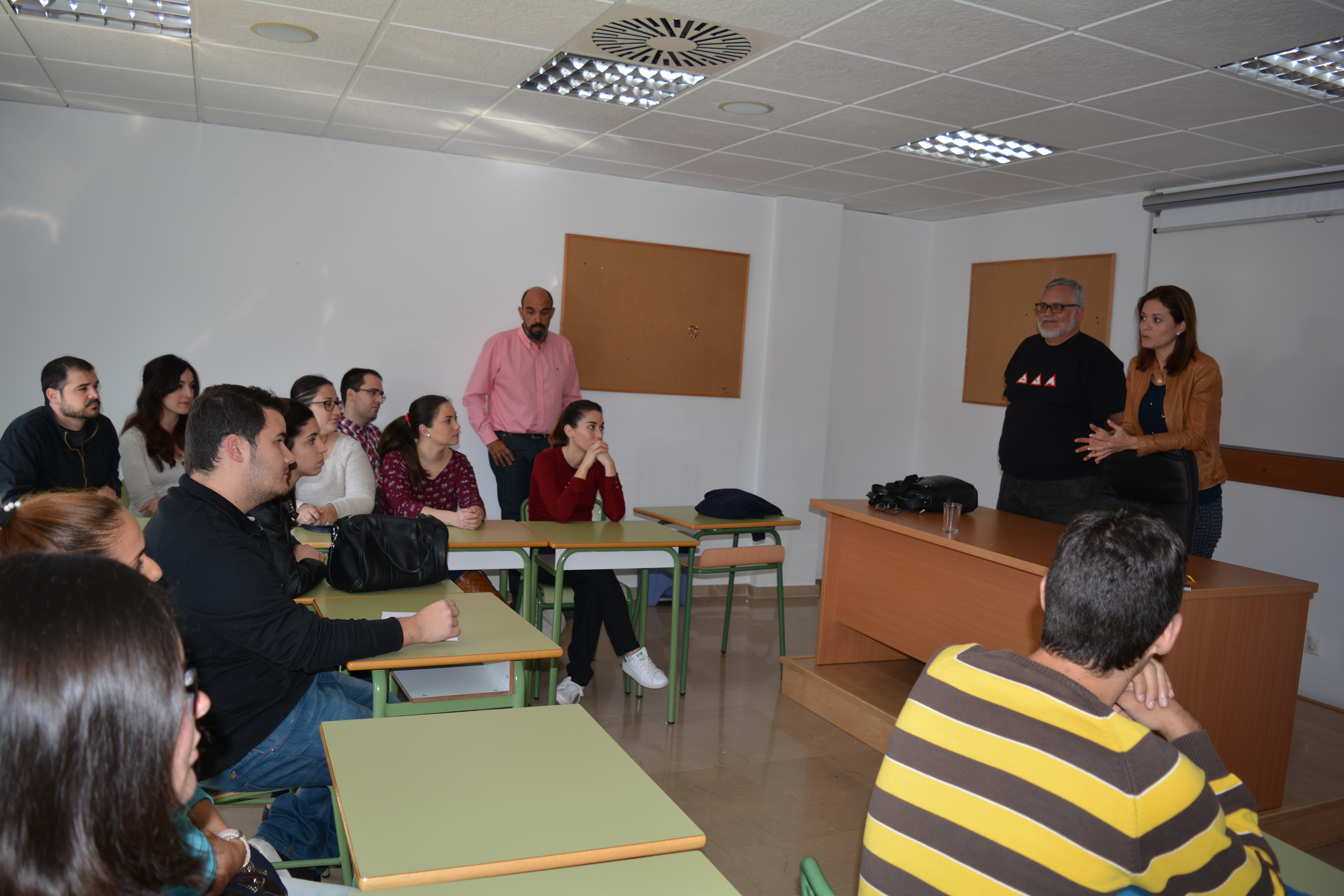 Quince jóvenes se benefician del programa de empleo “Tú me enseñas, yo te enseño”