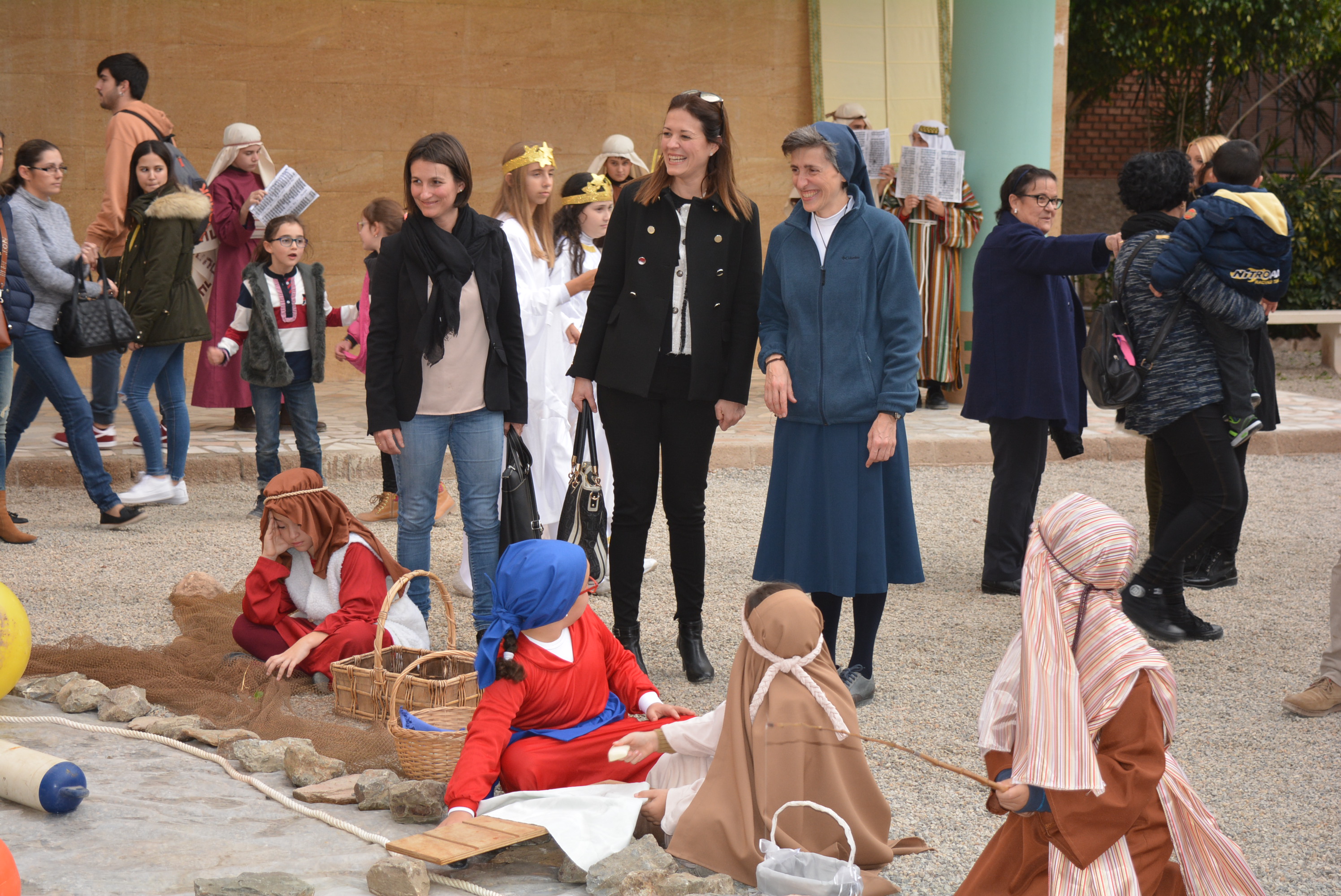 El colegio María Inmaculada celebra la Navidad con su tradicional Belén Viviente