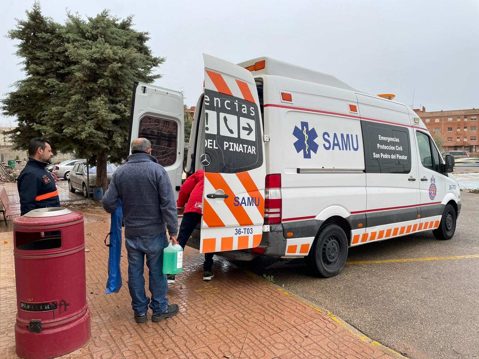 Protección Civil Águilas realiza una donación de material sanitario y de rescate para Ucrania 