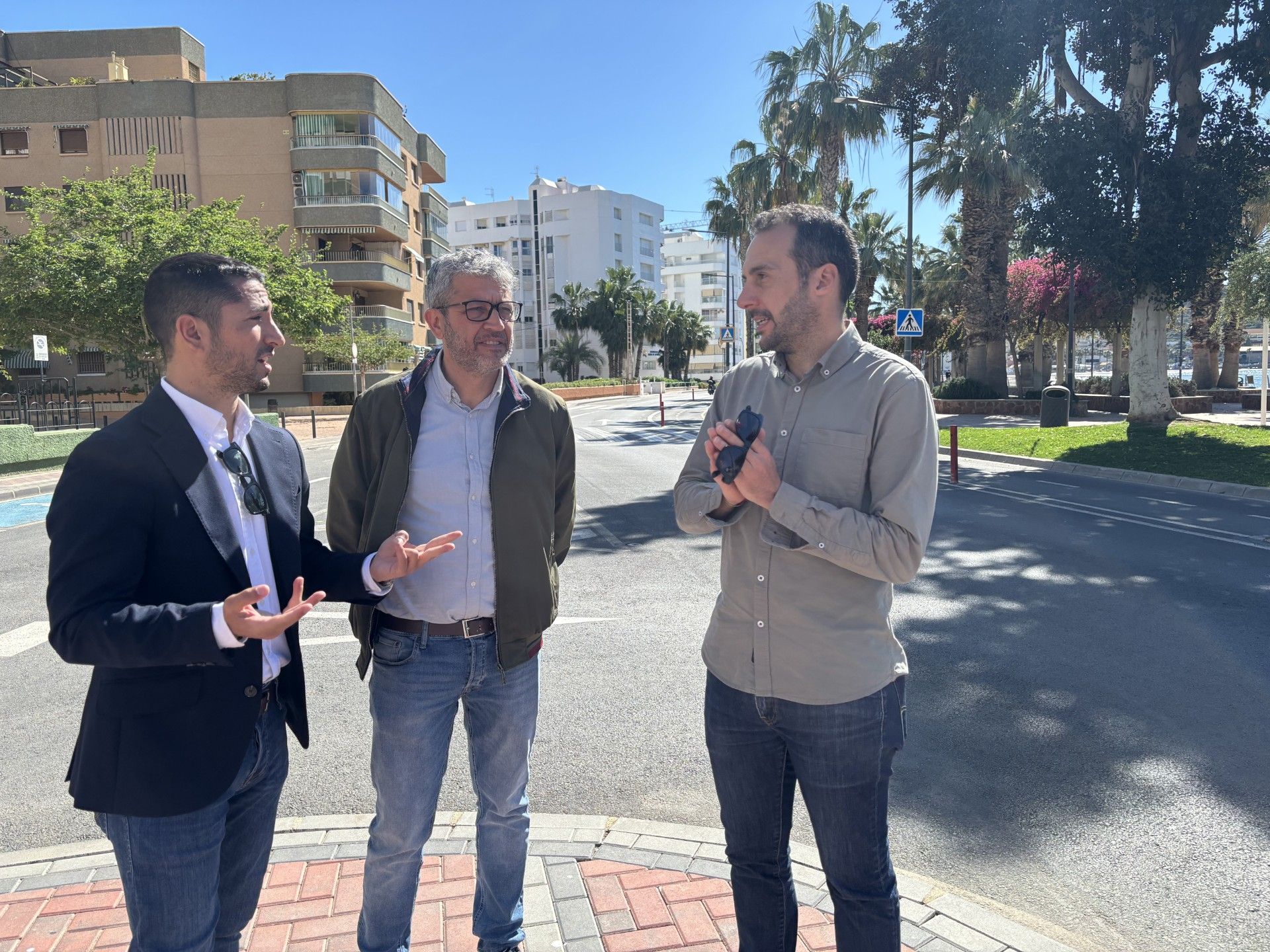 La calle Aire recupera el doble sentido ante el aumento de tráfico por la nueva zona comercial