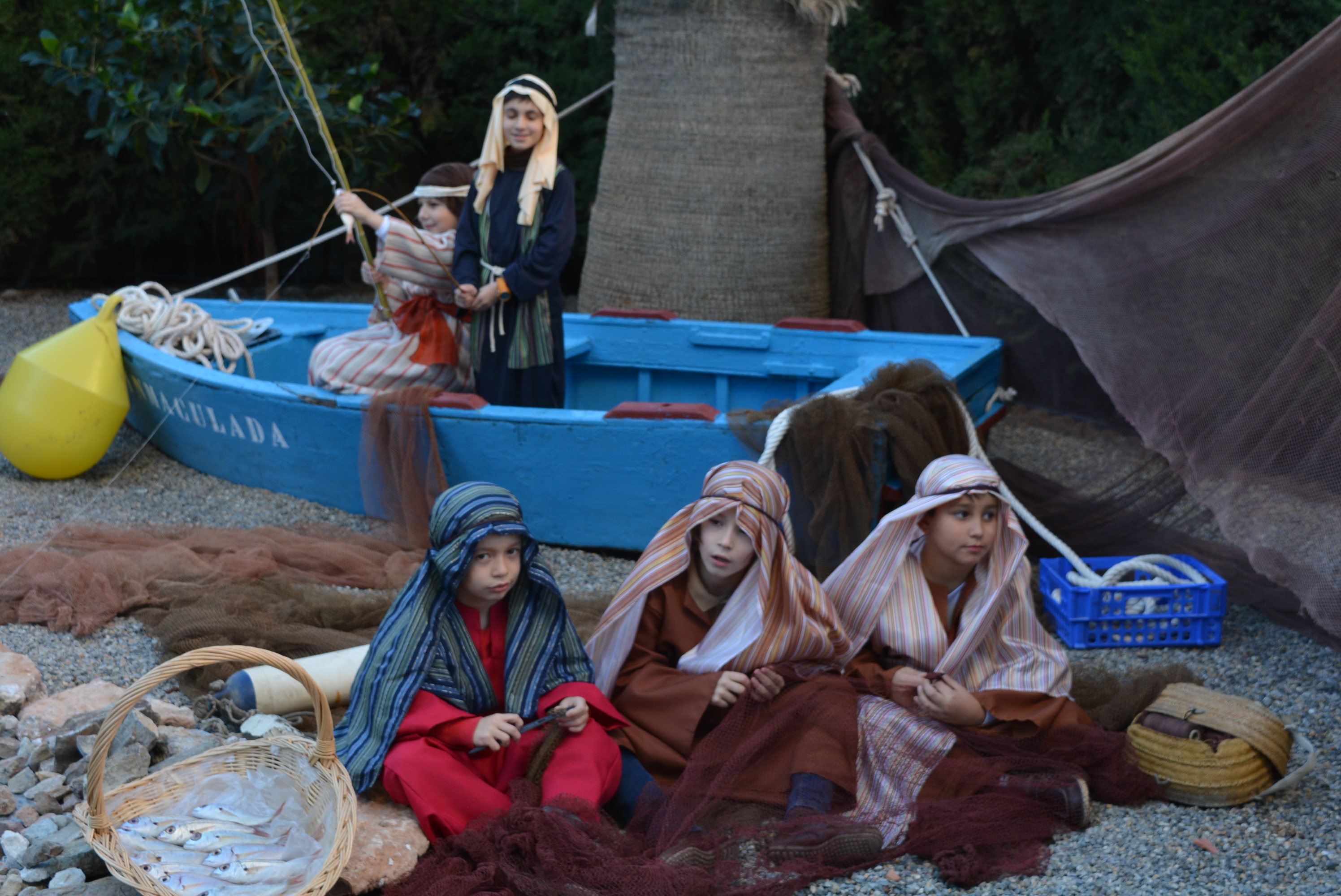 Los alumnos del colegio María Inmaculada recrean un espectacular Belén viviente 