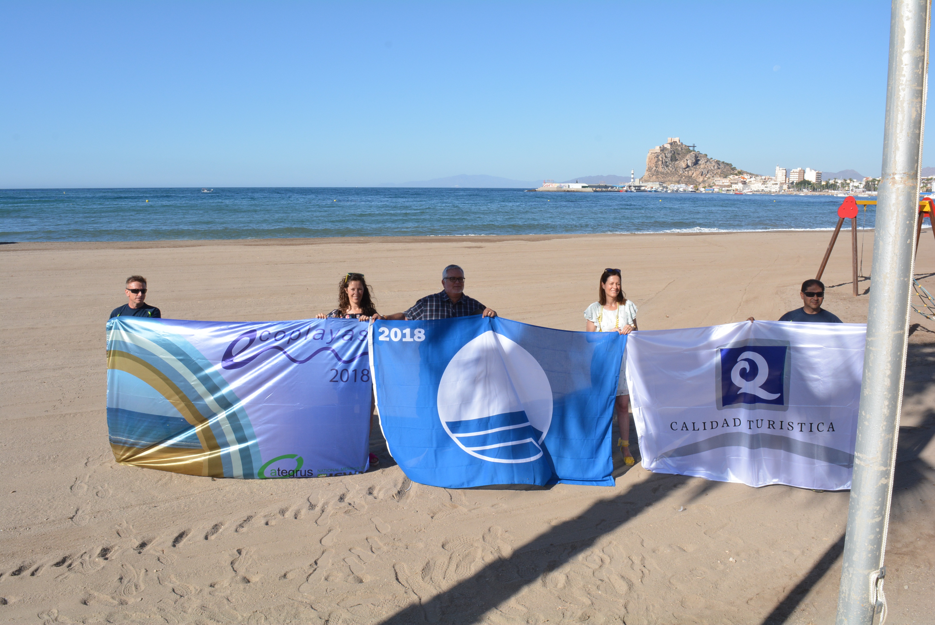 Las Banderas Azules ya ondean en las playas de la localidad