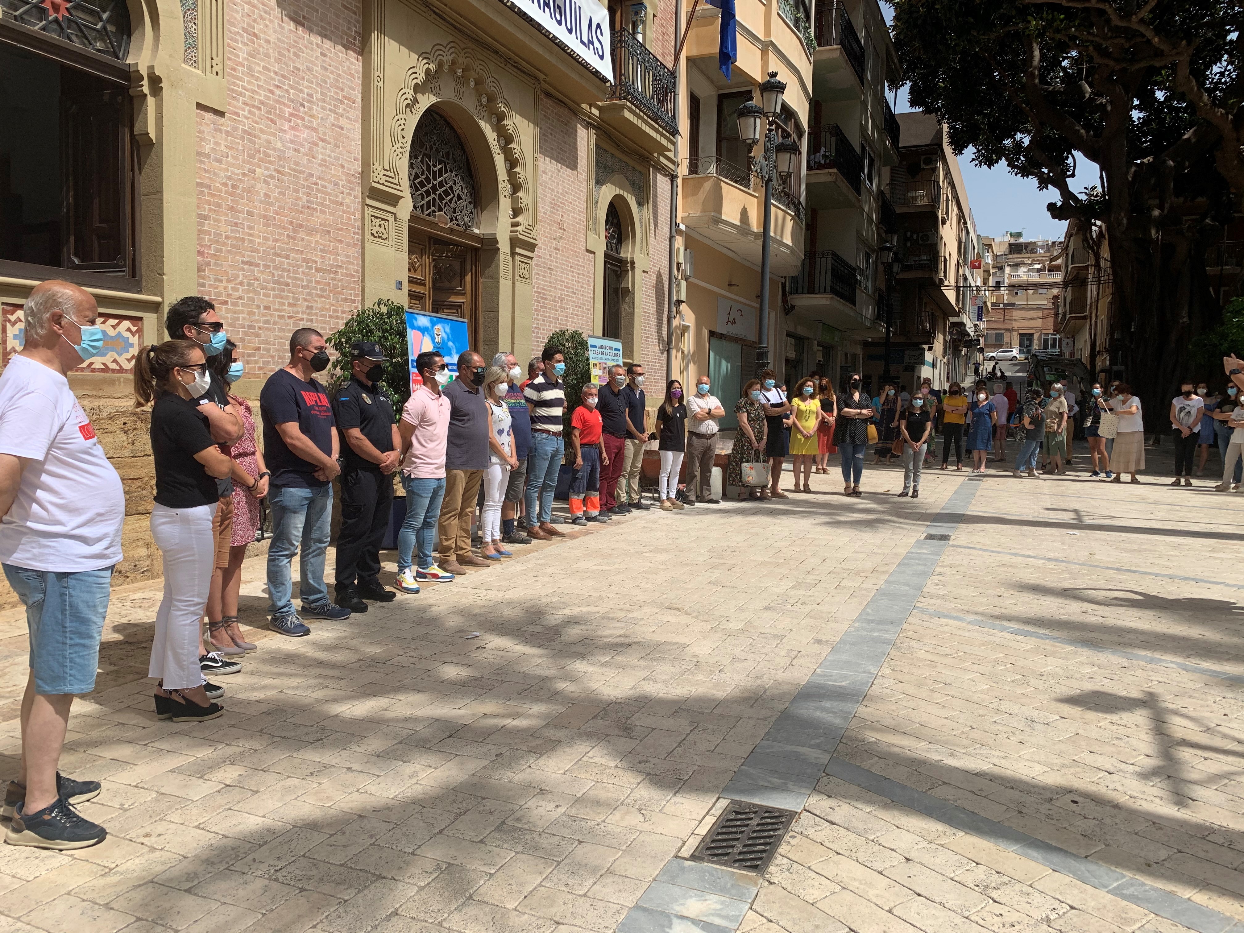 Águilas se manifiesta contra la violencia parricida