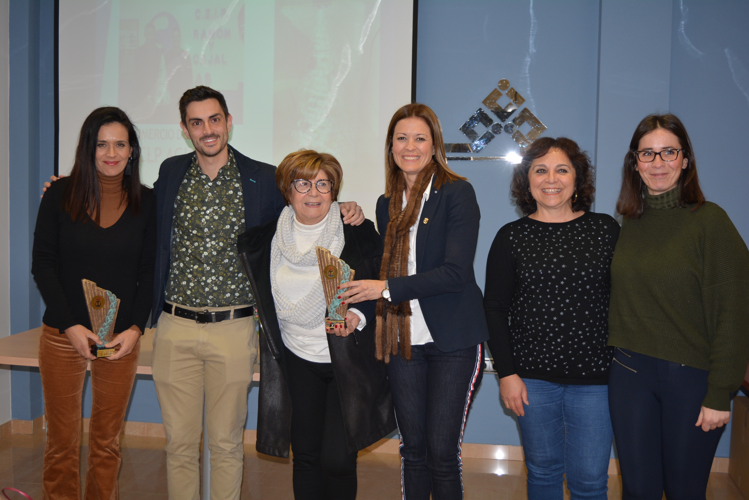 Chic y Tien 21 se convierten en los ganadores del VIII Concurso de Escaparates Navideños de ACIA 