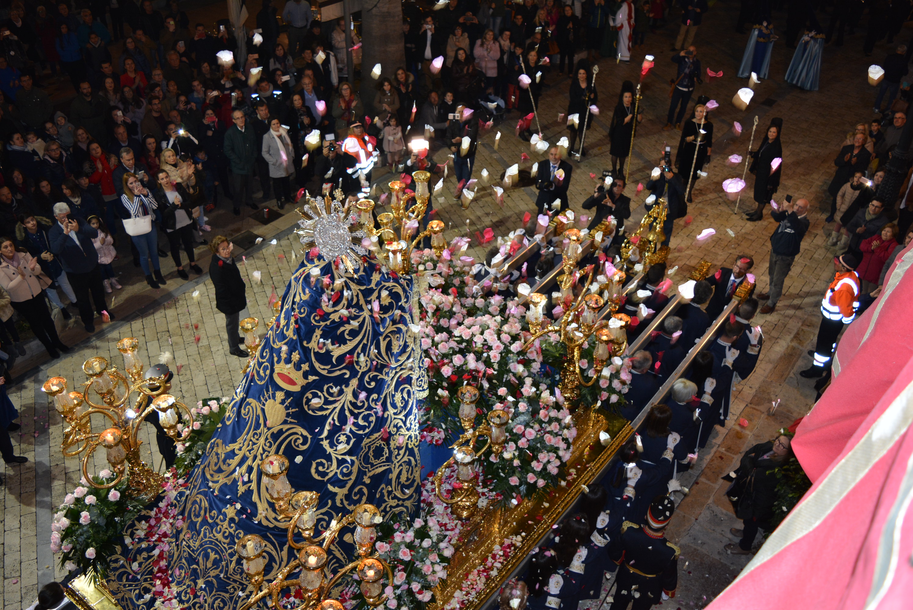 El Ayuntamiento ofrecerá a través de Facebook retransmisiones de archivo de la Serenata y la Procesión de la Patrona