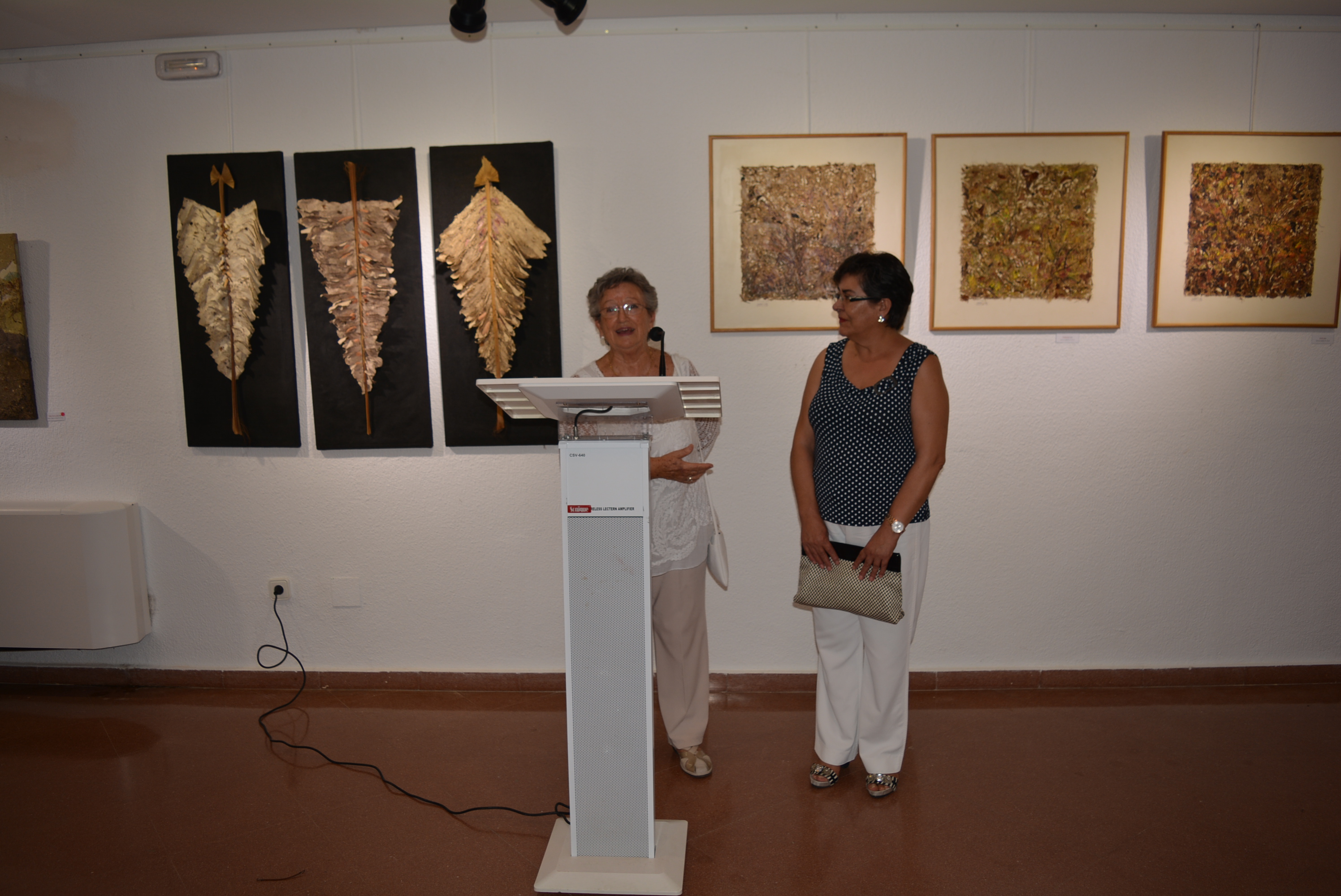 Pilar Sala expone Son de mar, una muestra creada a partir de objetos encontrados en las playas