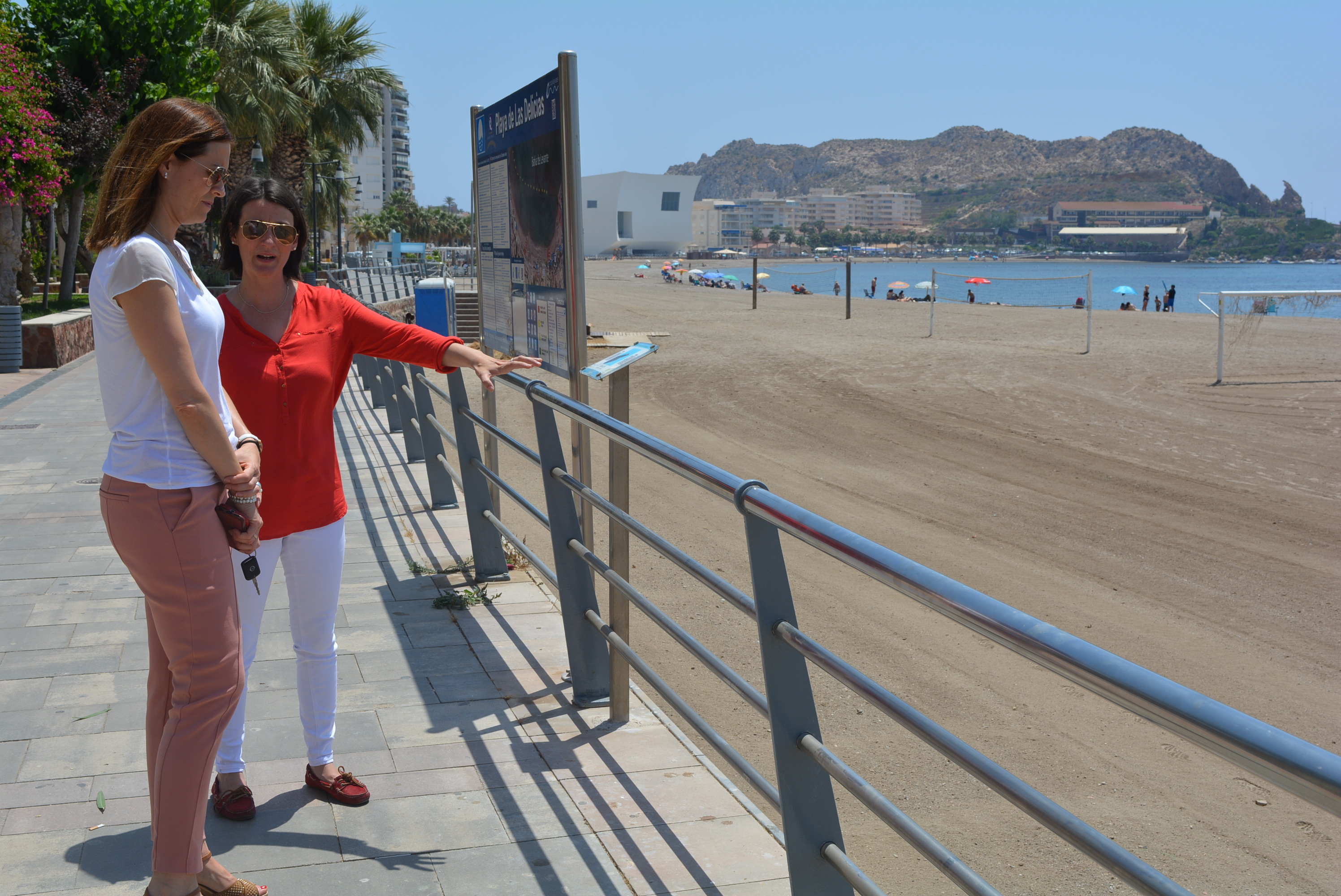 Concluyen los trabajos de rehabilitación de la balaustrada del Paseo Marítimo