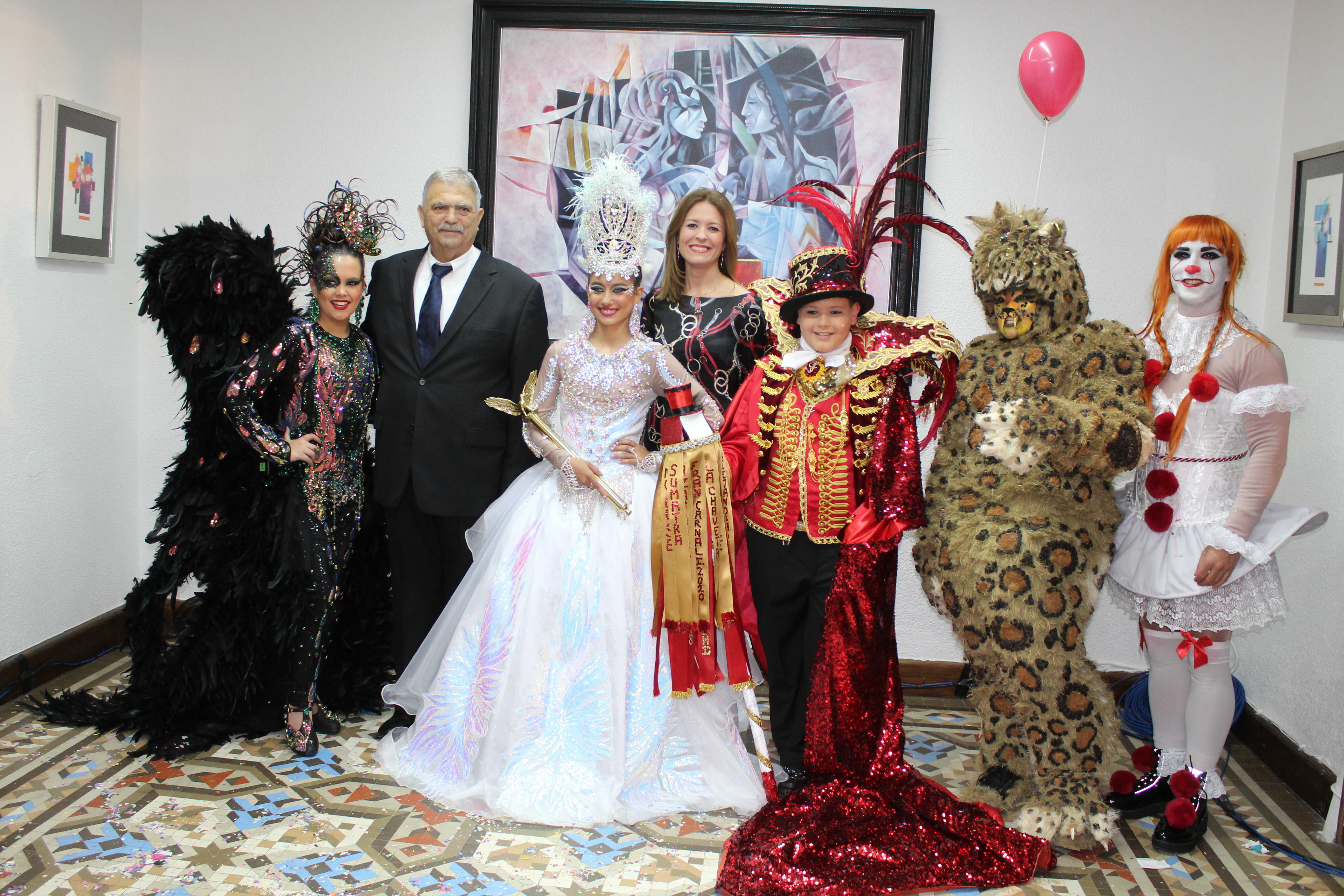 Los más pequeños toman las calles en la jornada del Viernes de Carnaval