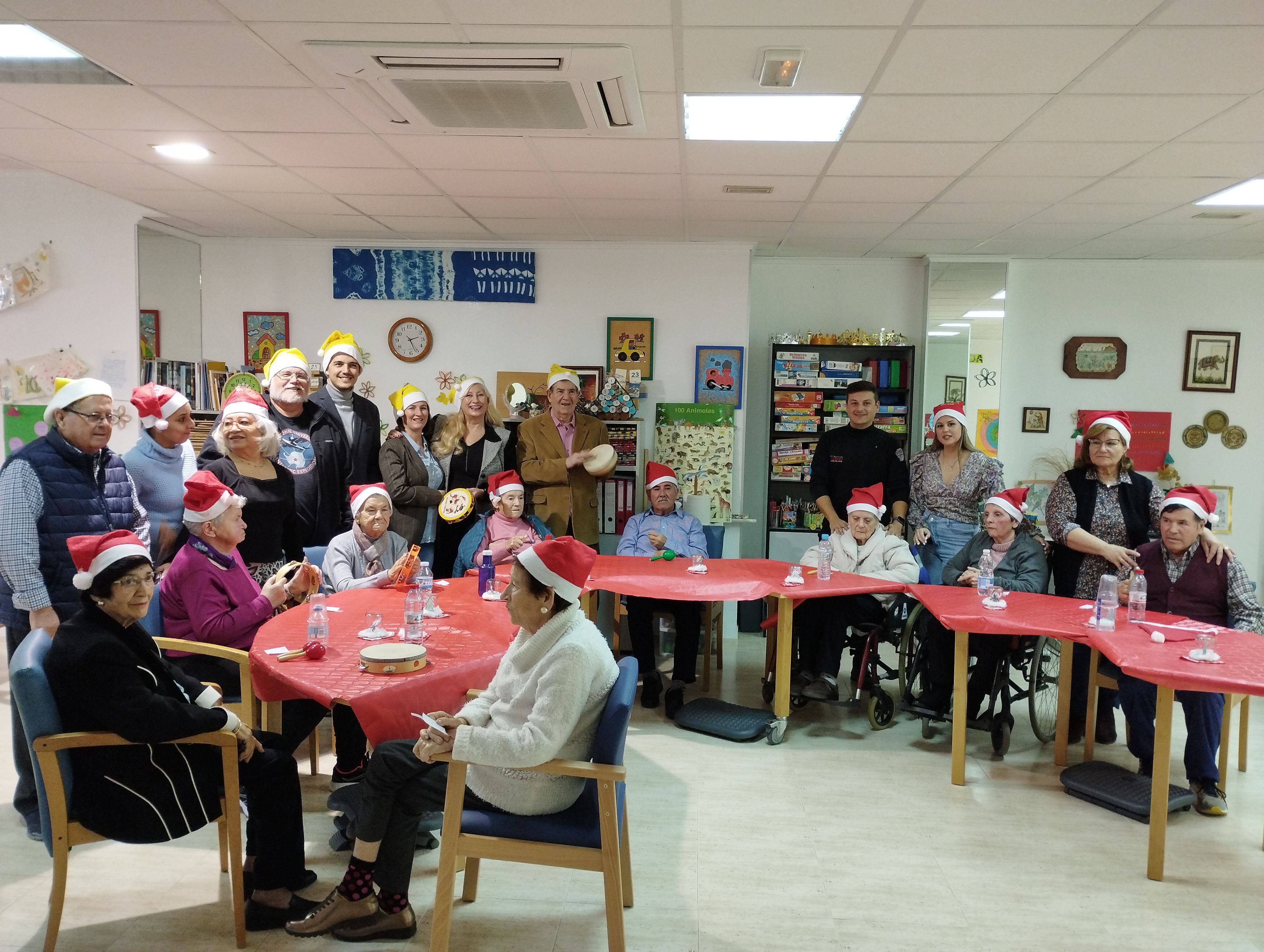 La Asociación Alzheimer Águilas celebra su tradicional fiesta de Navidad