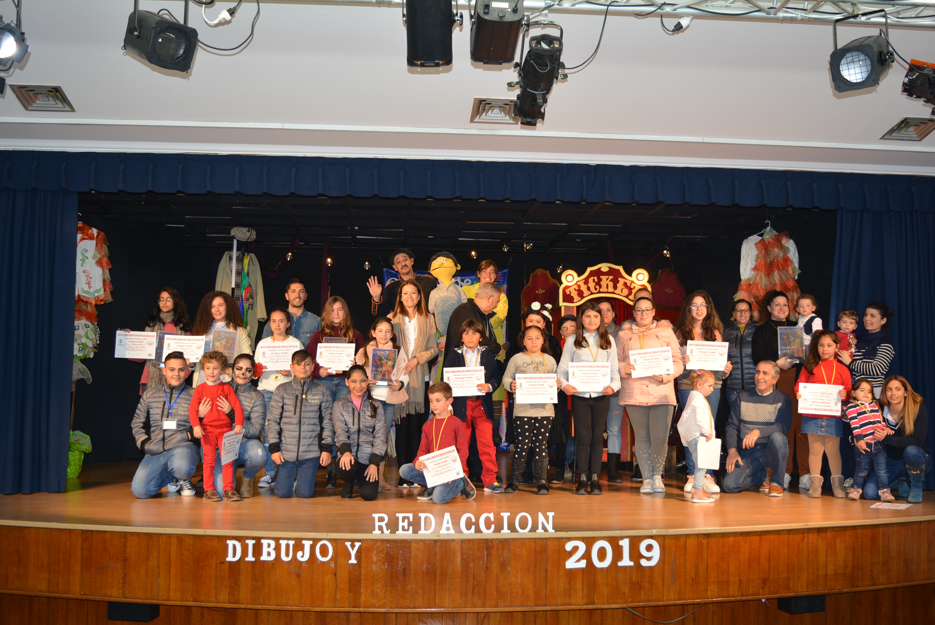 Los escolares participan en el XXVI Concurso de Dibujo y Redacción del Carnaval