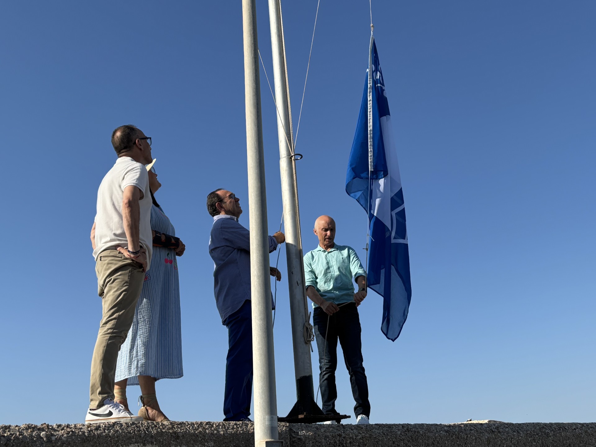 La Bandera Azul ya ondea en el Club Náutico 