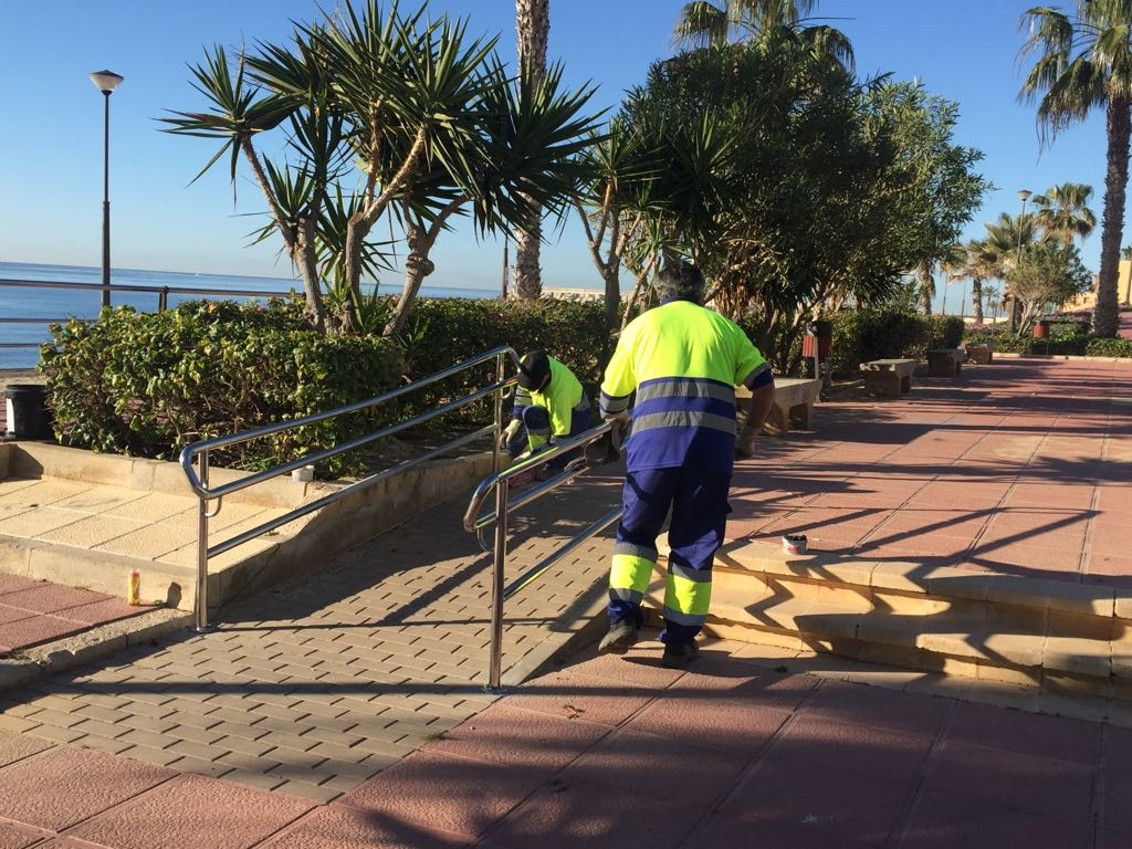 El Ayuntamiento pone en marcha una actuación de mejora en la plaza Fernando Rey