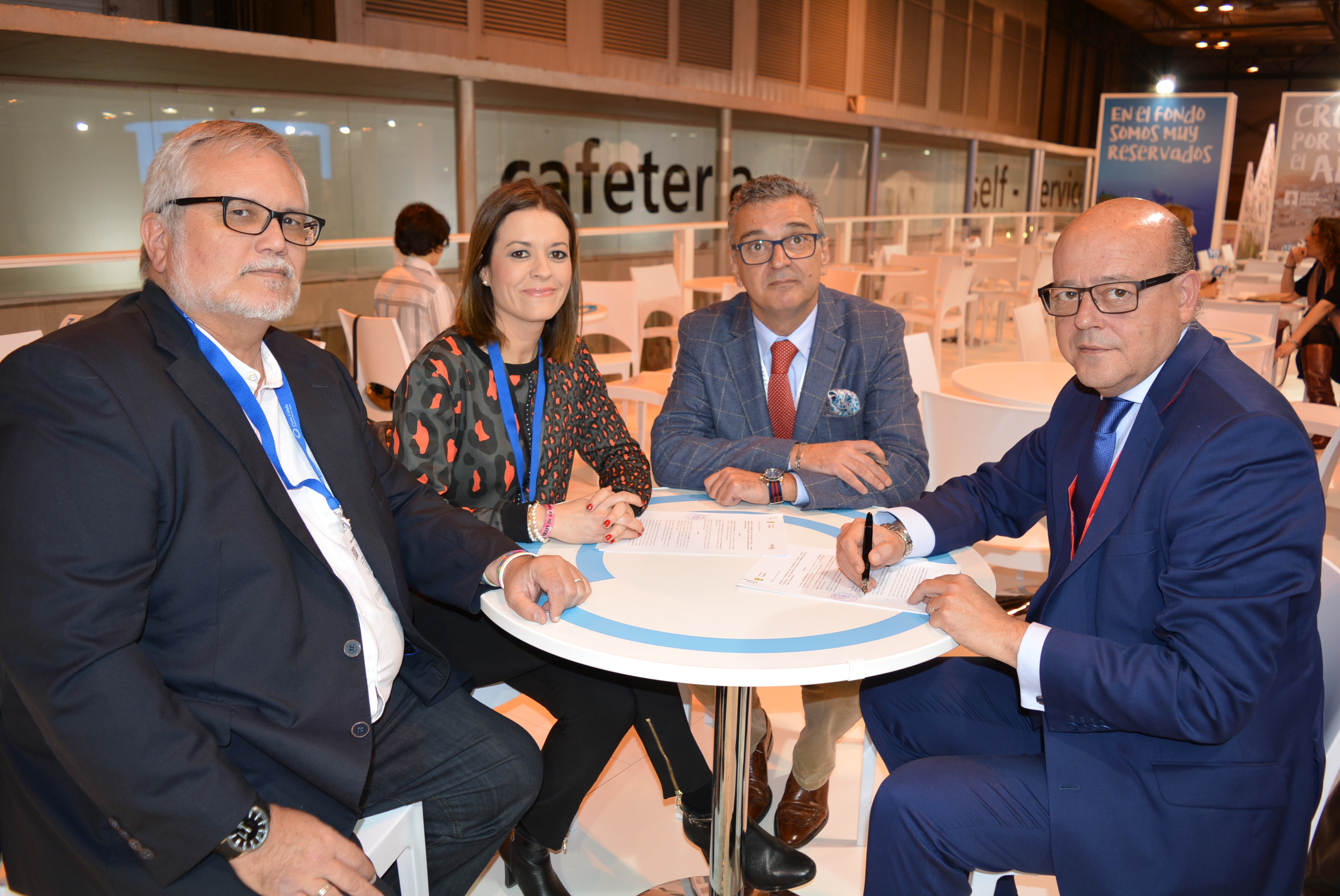 El Ayuntamiento suscribe un convenio que permite la compra online de cualquier billetes de autobús con destino o salida desde Águilas