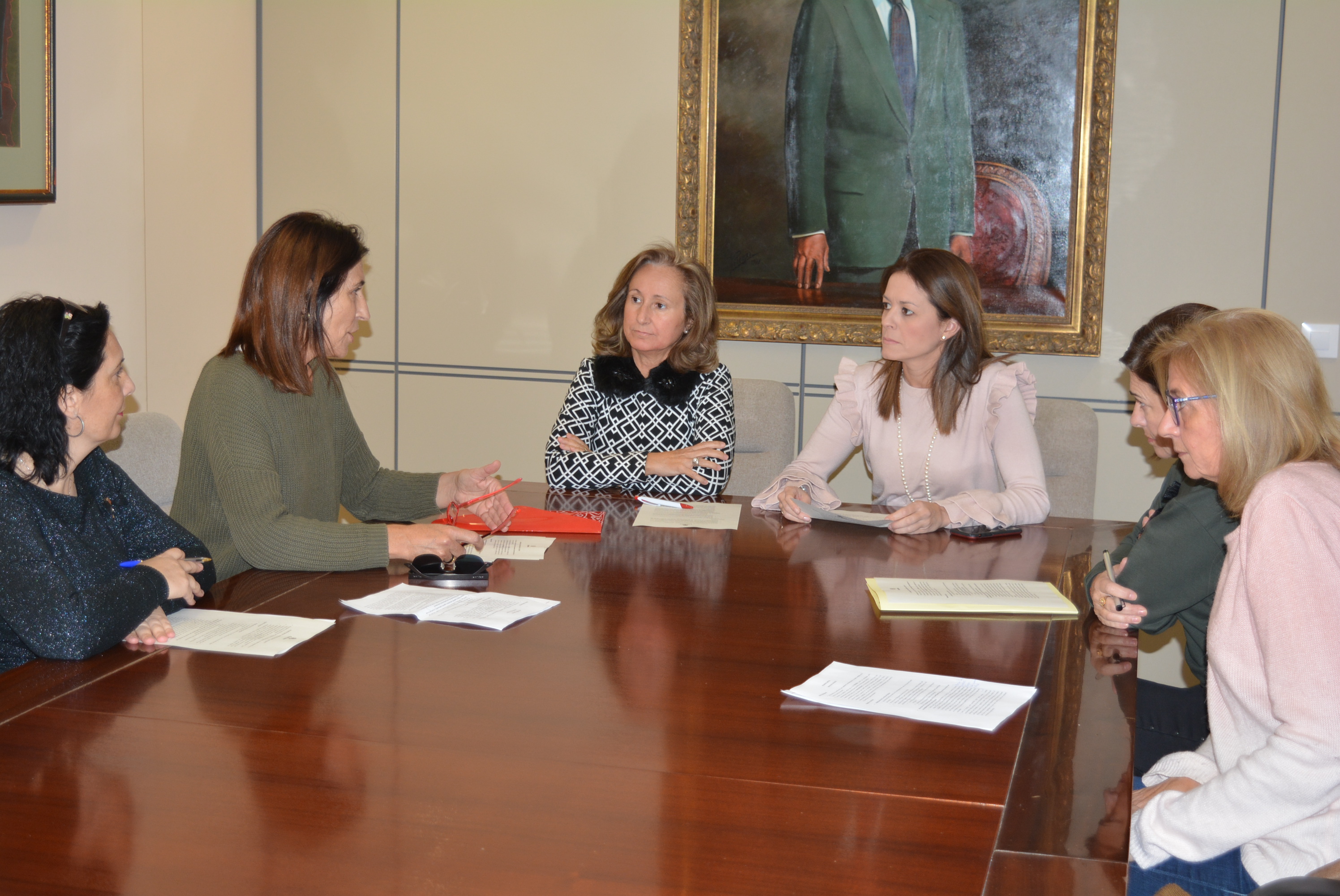 Servicios Sociales y Cáritas ponen en marcha un plan de coordinación a fin de mejorar los servicios de atención a los necesitados