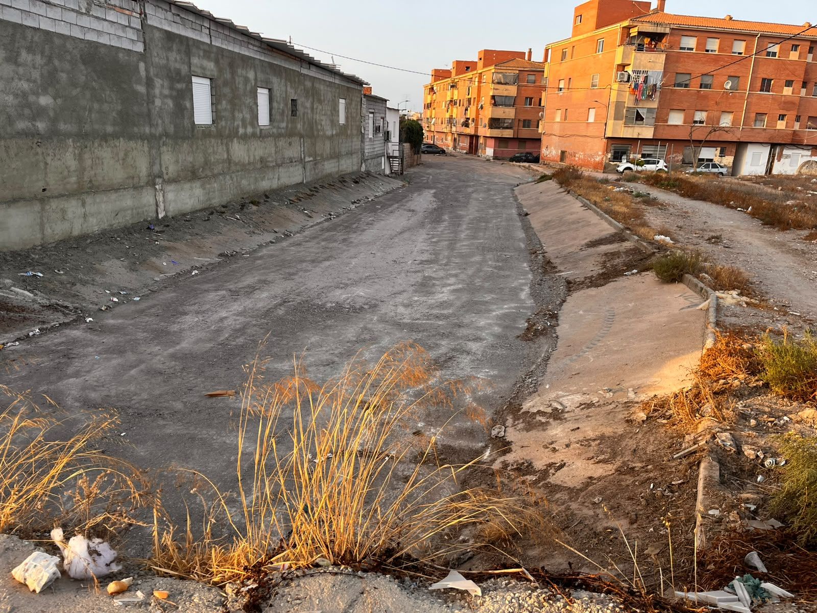 El Ayuntamiento intensifica la limpieza de imbornales y redes de pluviales ante posibles episodios de lluvias torrenciales