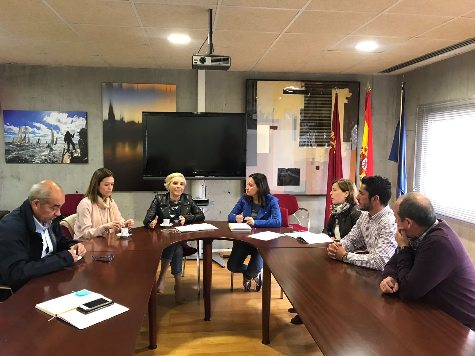 La alcaldesa, el edil de Educación y los directores de los IES aguileños se unen para solicitar a la Consejería el incremento de la oferta formativa en la localidad