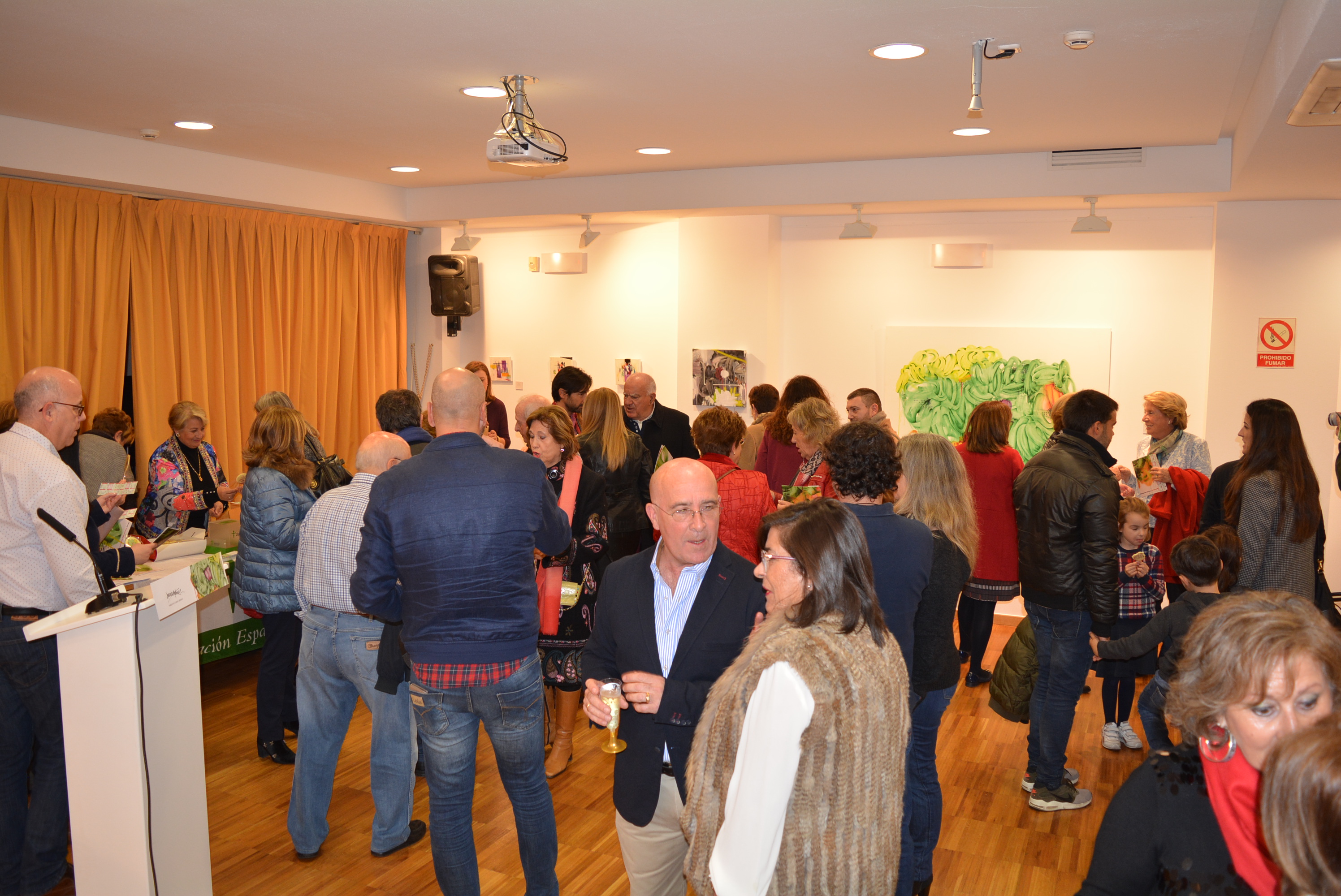 “Arquitecturas aéreas” de Lorenzo Martínez, una exposición que llena de fuerza, vitalidad y dinamismo cromático el aula de cultura de la Fundación Cajamurcia 