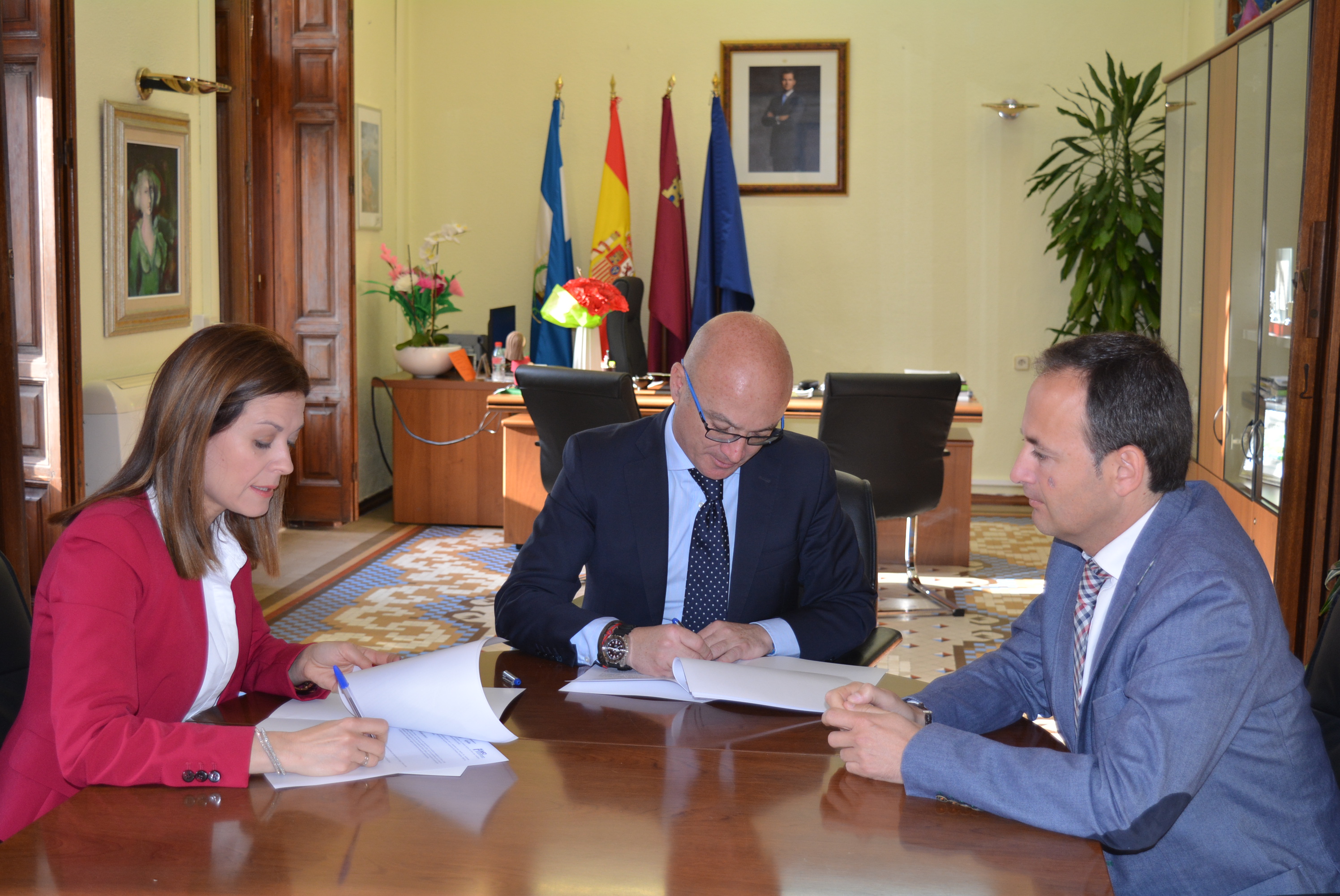 Águilas se suma a la red de municipios que colaboran con el Info para acelerar las inversiones y los proyectos empresariales