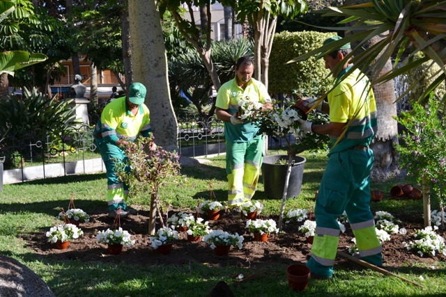 Águilas “se pone guapa” para la llegada de la Semana Santa