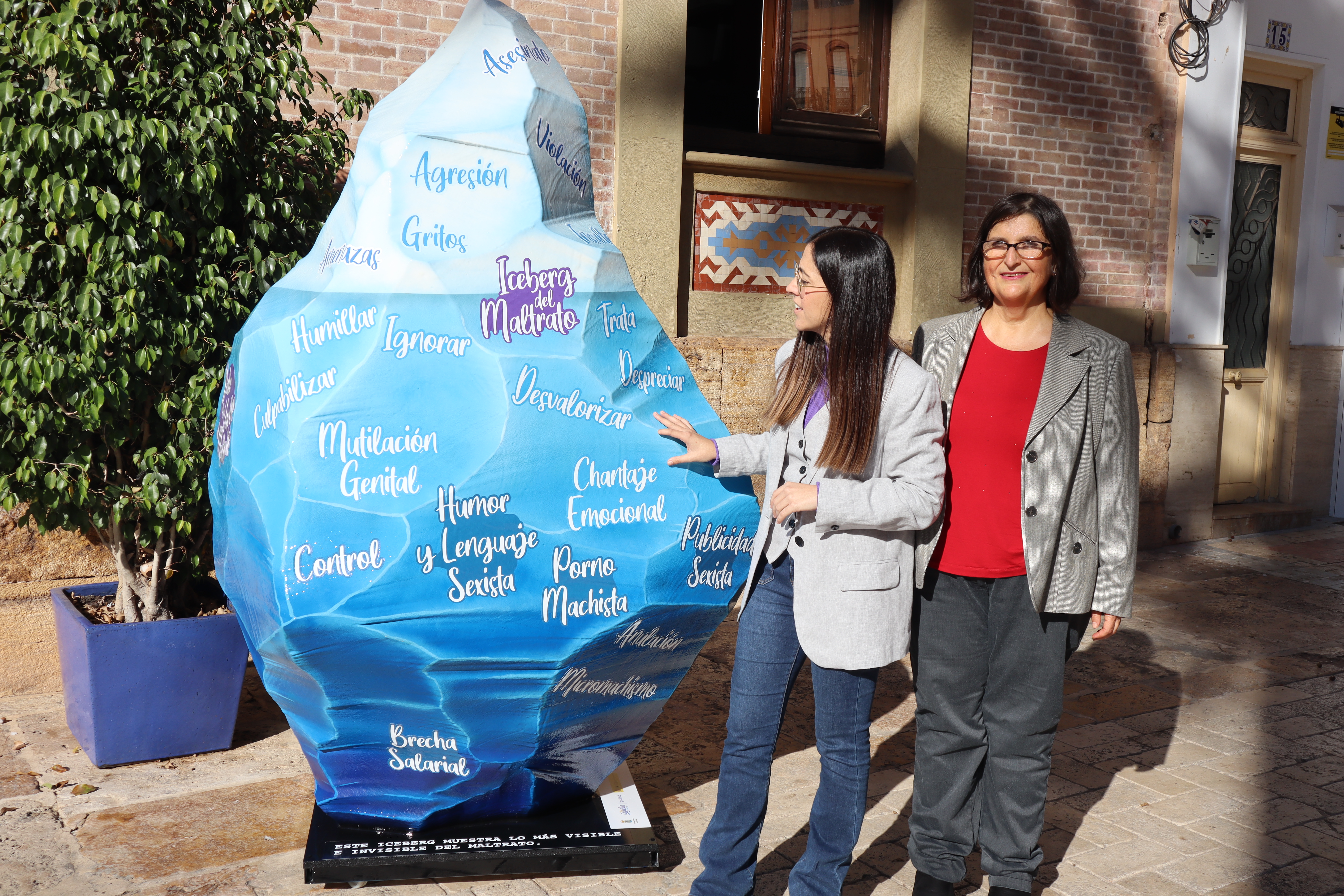 Dale la vuelta al maltrato, una campaña de la Concejalía de Igualdad con motivo del 25N